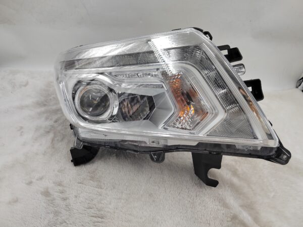 NISSAN NAVARA NP300 2015-2020 LED R.H.S HEADLIGHT ASSEMBLY