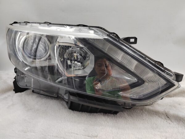 NISSAN QASHQAI J11 2014-2016 HALOGEN R.H.S HEADLIGHT ASSEMBLY