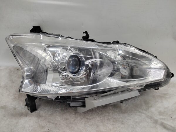 NISSAN TEANA MAXIMA 2014-2017 HALOGEN R.H.S HEADLIGHT ASSEMBLY