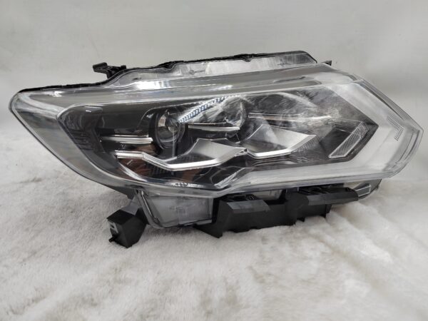 NISSAN X-TRAIL T32 2017-2019 LED R.H.S HEADLIGHT ASSEMBLY