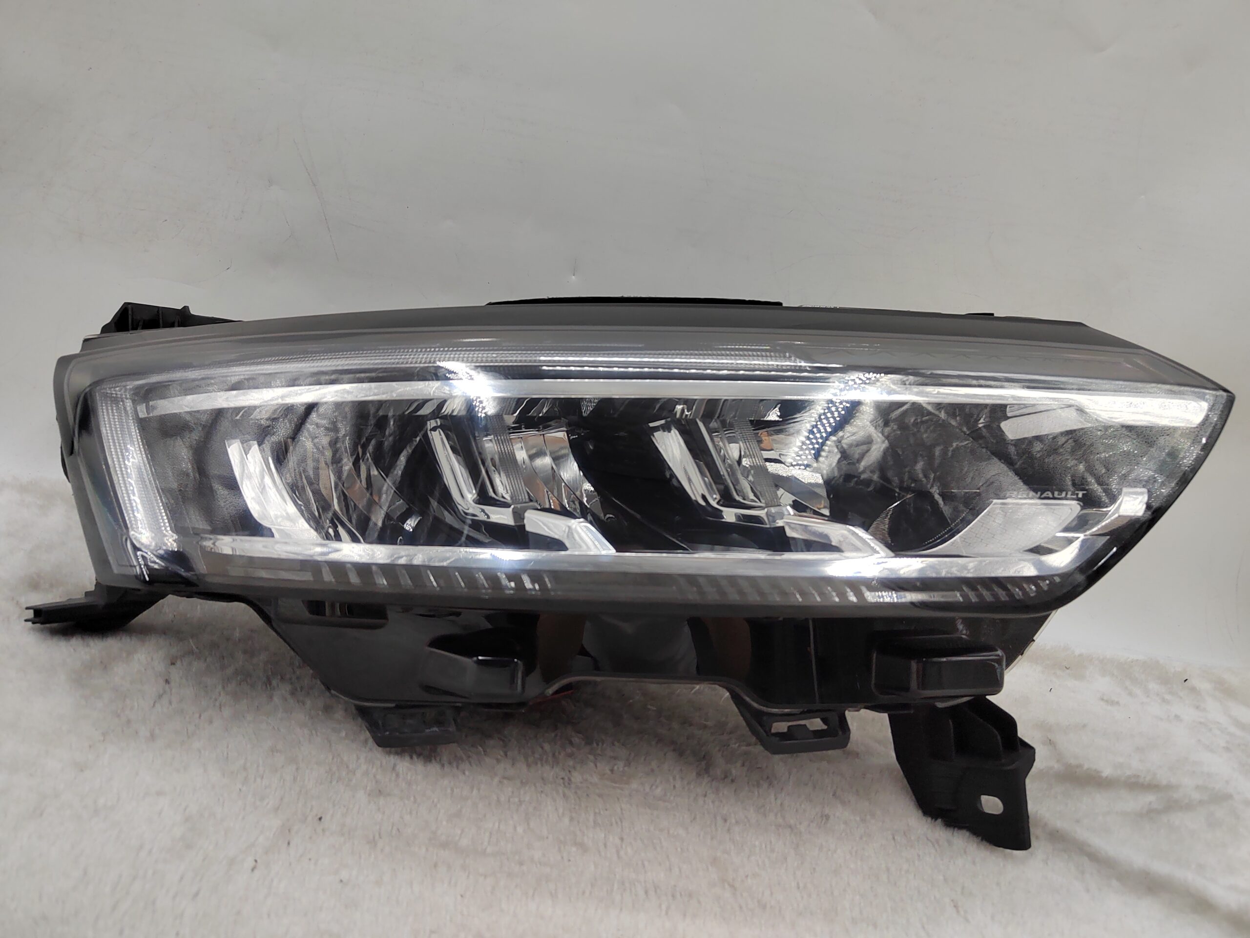 RENAULT KOLEOS 2021-2023 LED R.H.S HEADLIGHT ASSEMBLY