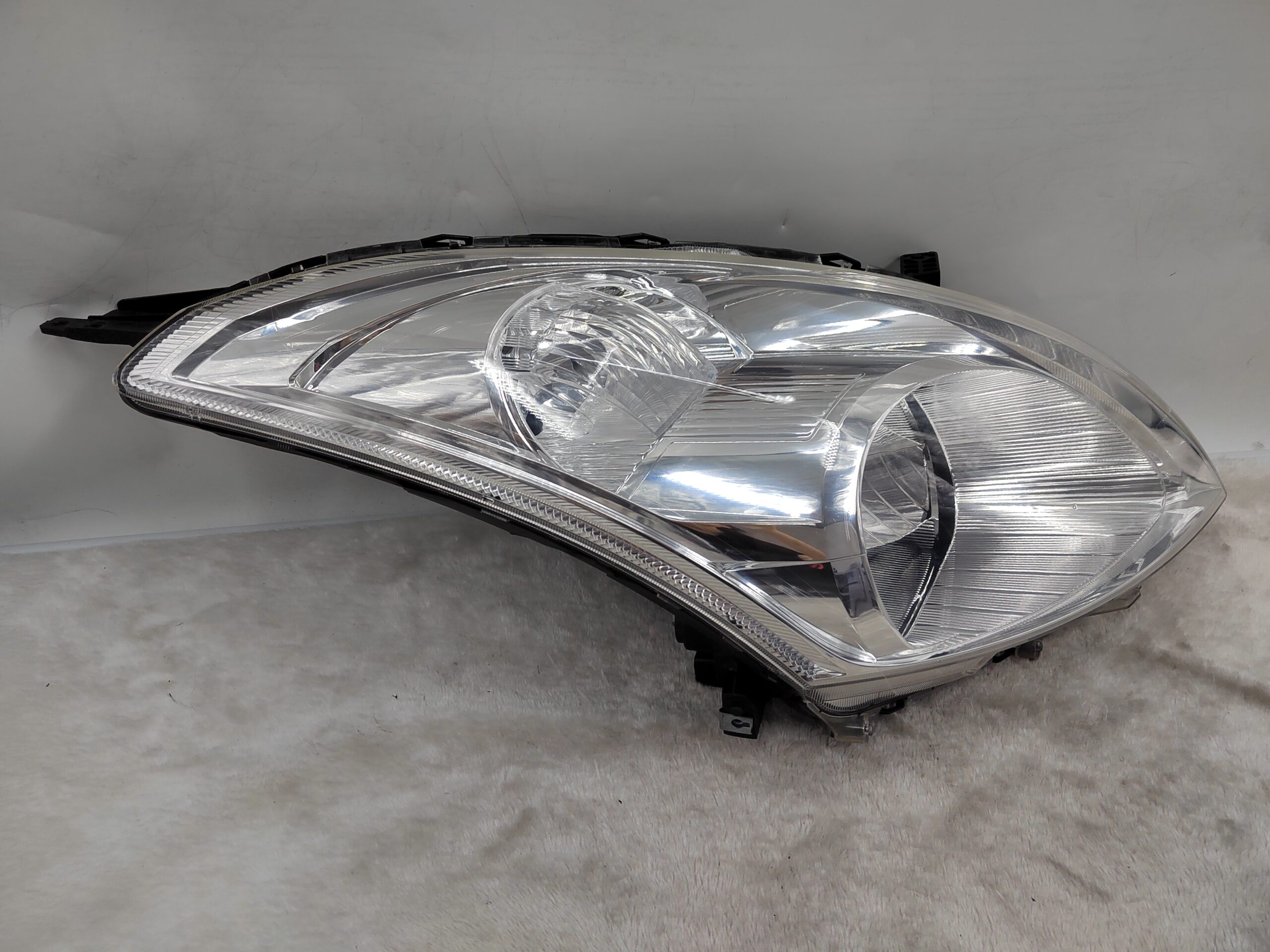 SUZUKI SWIFT 2010-2016 HALOGEN R.H.S HEADLIGHT ASSEMBLY