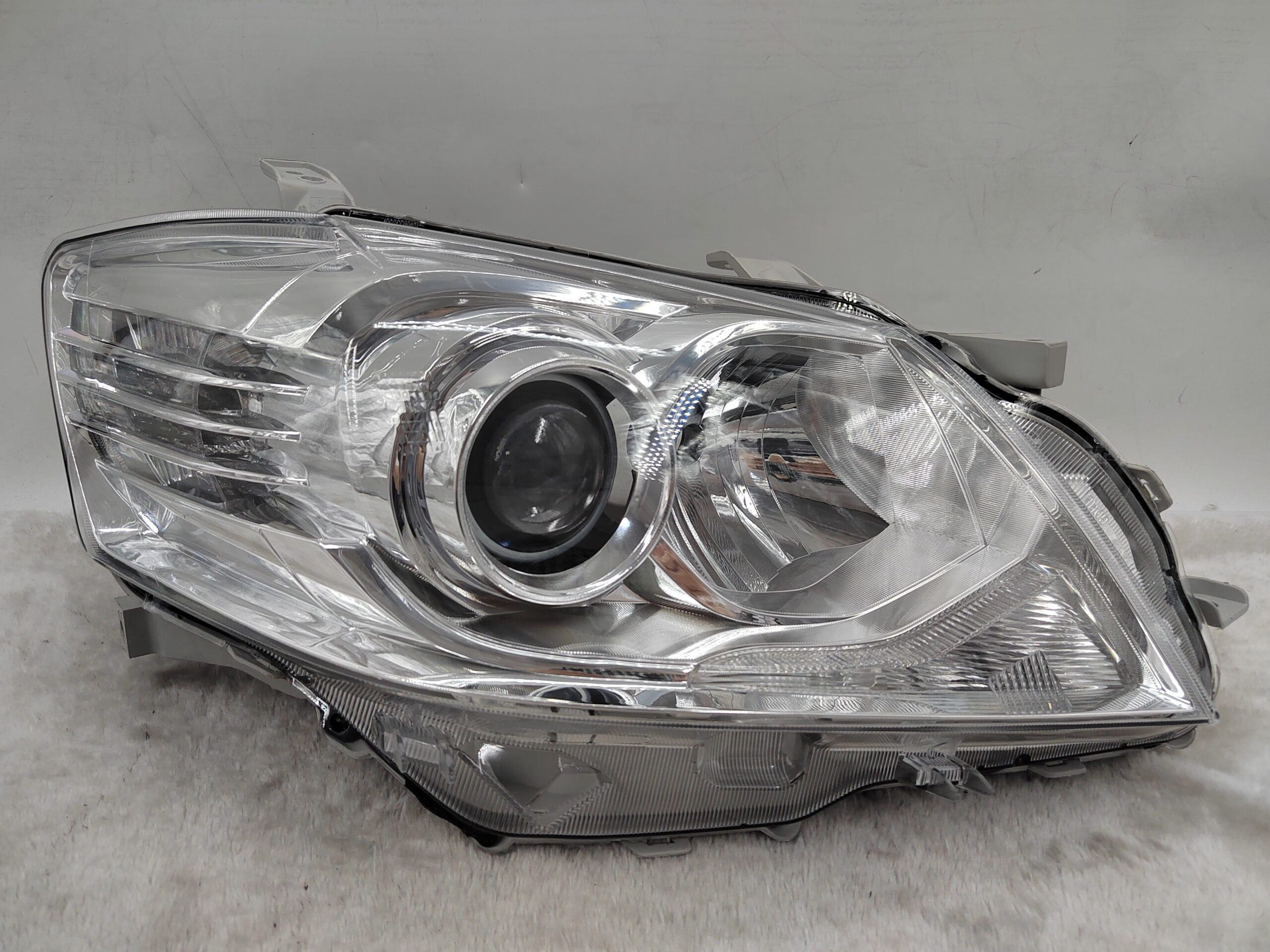 TOYOTA AURION CAMRY ACV40 2009-2012 HALOGEN R.H.S HEADLIGHT ASSEMBLY