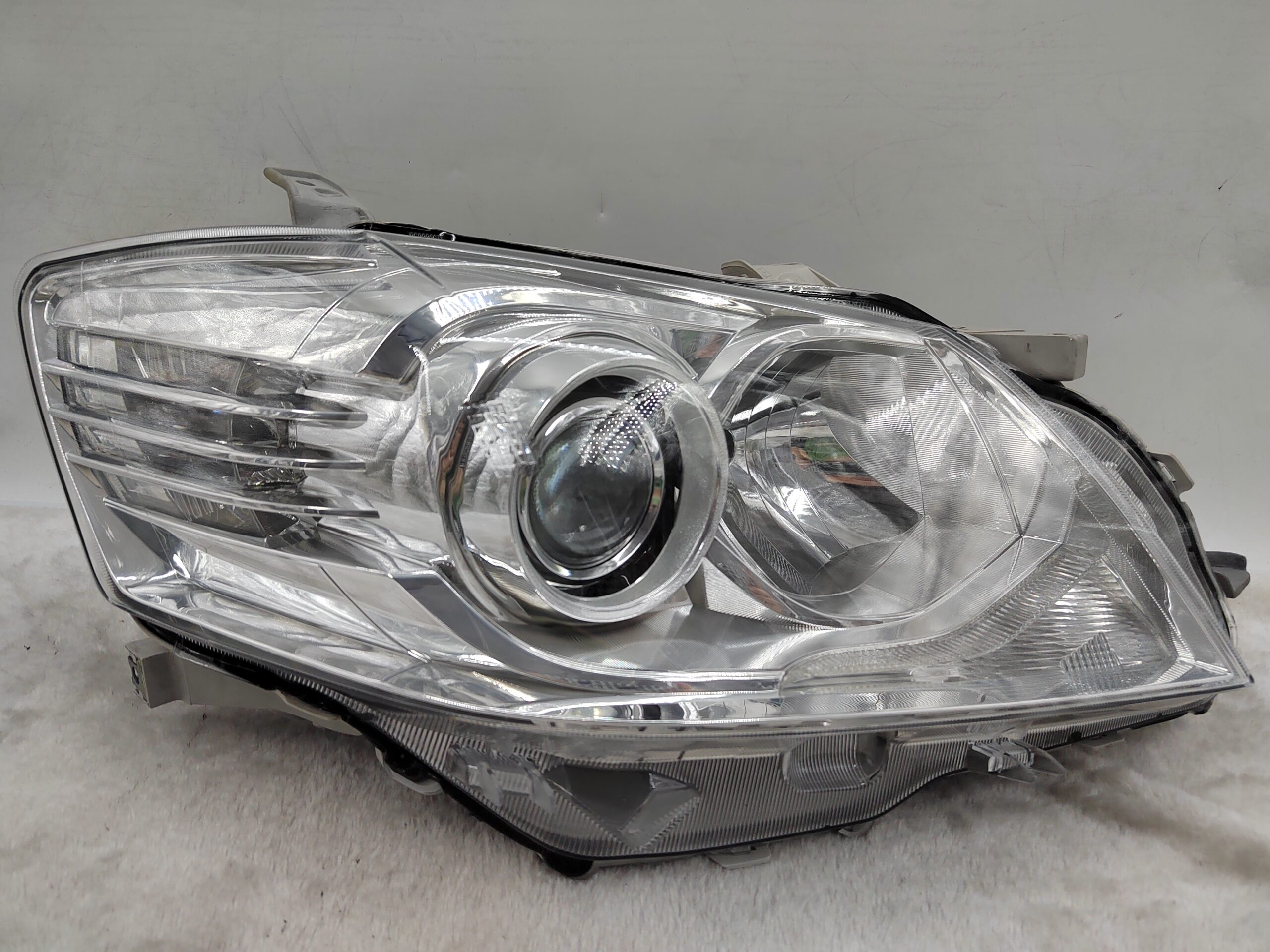 TOYOTA AURION CAMRY ACV40 2009-2012 XENON HALOGEN R.H.S HEADLIGHT ASSEMBLY