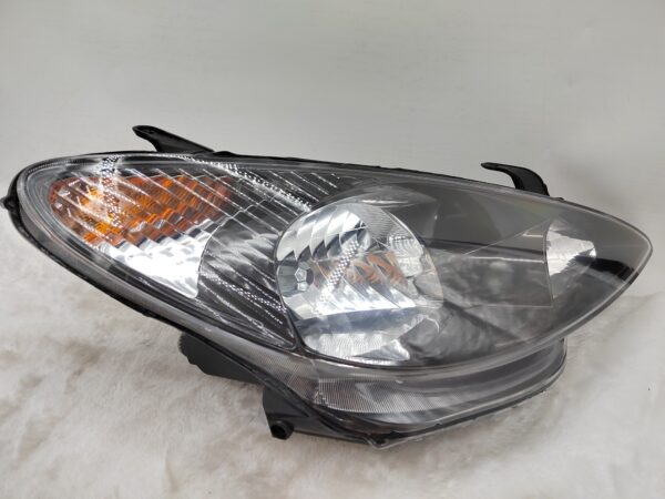 TOYOTA ESTIMA ACR30 2000-2002 HALOGEN R.H.S HEADLIGHT ASSEMBLY