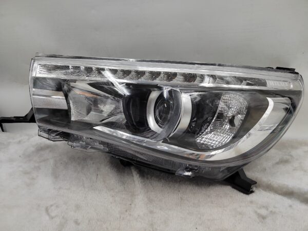 TOYOTA HILUX REVO 2015-2019 LED L.H.S HEADLIGHT ASSEMBLY