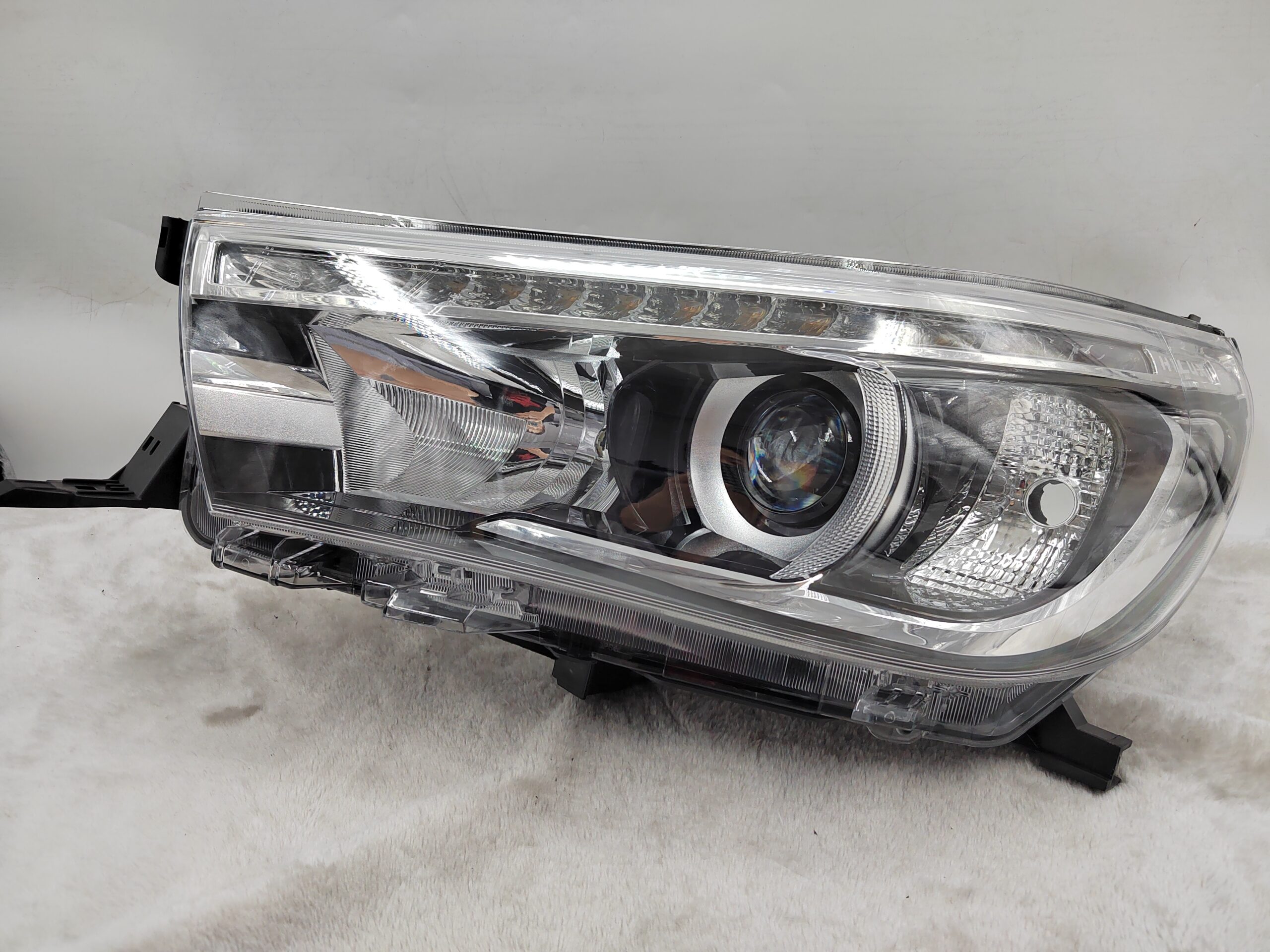 TOYOTA HILUX REVO 2015-2019 LED L.H.S HEADLIGHT ASSEMBLY