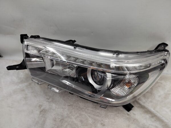 TOYOTA HILUX REVO 2015-2019 LED L.H.S HEADLIGHT ASSEMBLY