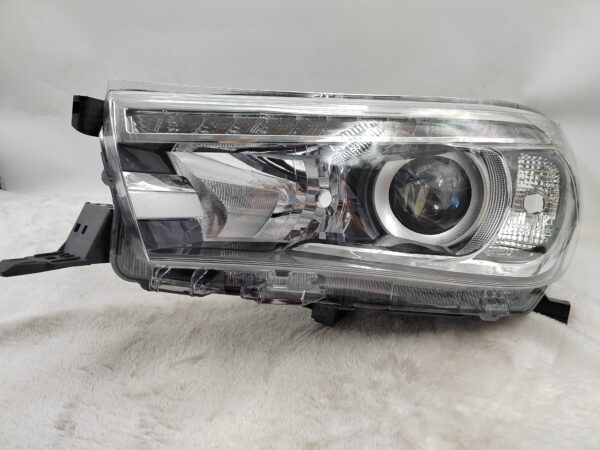 TOYOTA HILUX REVO 2015-2019 LED L.H.S HEADLIGHT ASSEMBLY