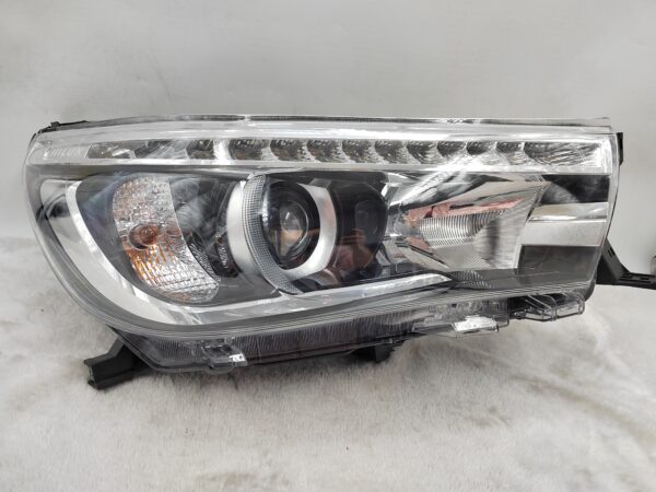 TOYOTA HILUX REVO 2015-2019 LED R.H.S HEADLIGHT ASSEMBLY