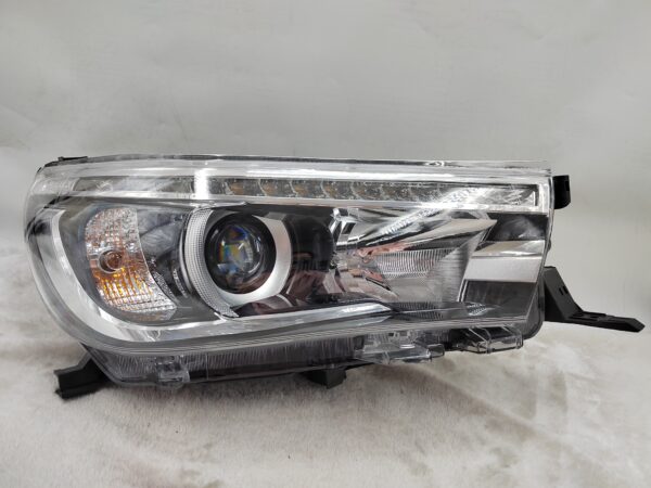 TOYOTA HILUX REVO 2015-2019 LED R.H.S HEADLIGHT ASSEMBLY