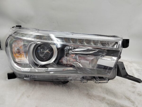 TOYOTA HILUX REVO 2015-2019 LED R.H.S HEADLIGHT ASSEMBLY