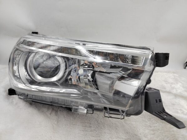 TOYOTA HILUX REVO 2015-2019 LED R.H.S HEADLIGHT ASSEMBLY