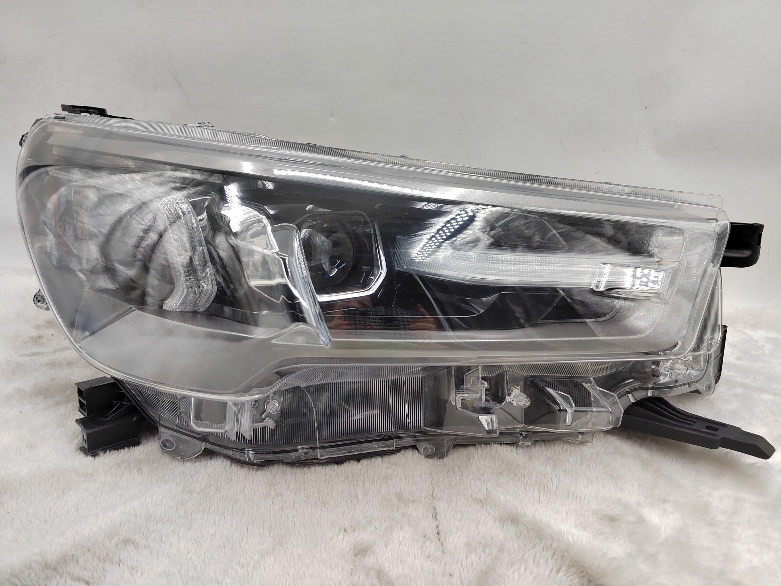 TOYOTA HILUX REVO 2020-2023 LED R.H.S HEADLIGHT ASSEMBLY