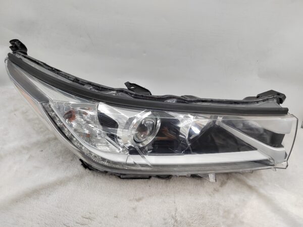 TOYOTA KLUGER 2017-2019 HALOGEN R.H.S HEADLIGHT ASSEMBLY