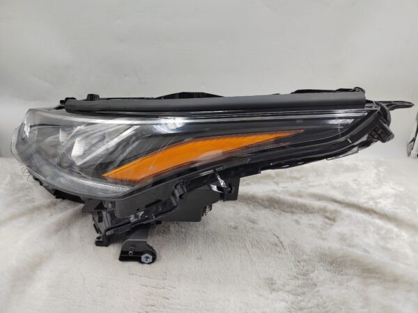 TOYOTA KLUGER 2020-2023 LENS LED L.H.S HEADLIGHT ASSEMBLY