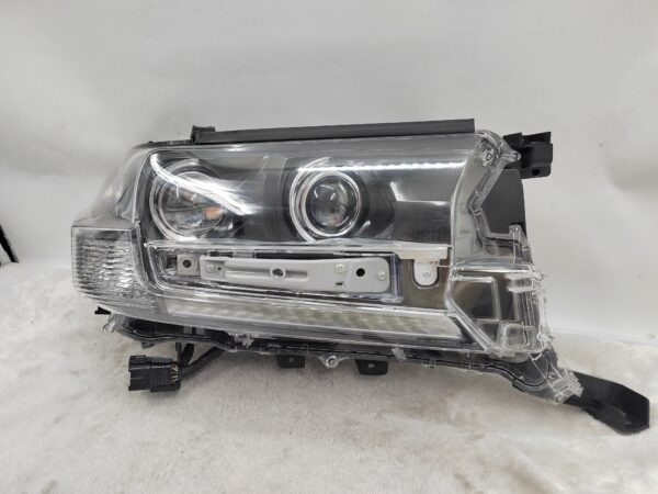 TOYOTA LANDCRUISER 200 SERIES VDJ200R 2016-2021 LED R.H.S HEADLIGHT ASSEMBLY