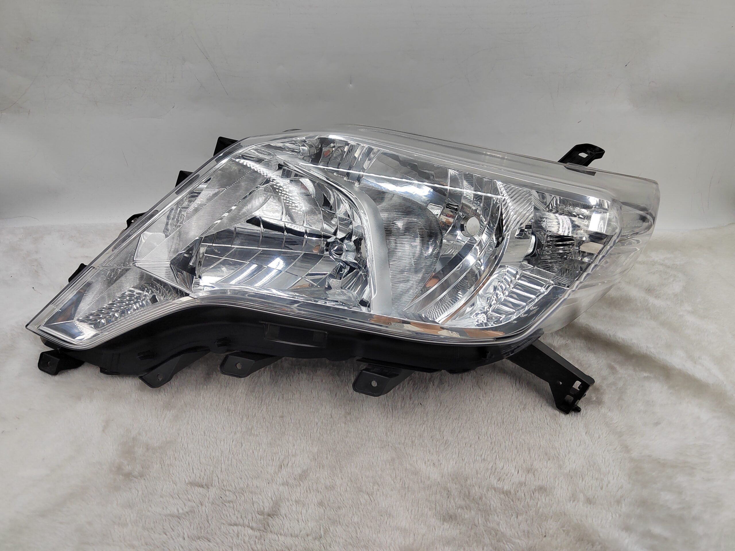 TOYOTA LANDCRUISER PRADO 150 GDJ150W 2014-2017 HALOGEN L.H.S HEADLIGHT ASSEMBLY