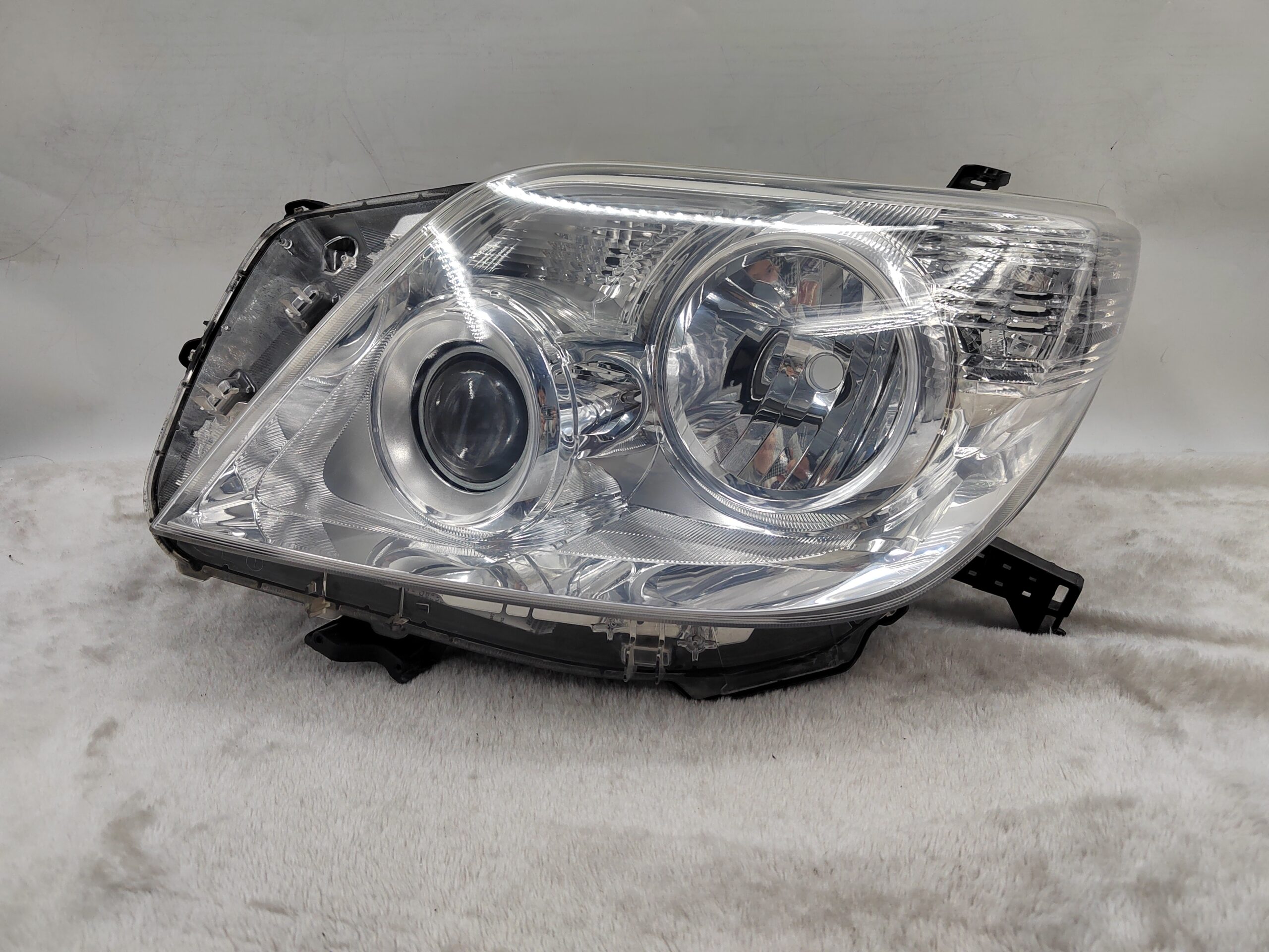 TOYOTA LANDCRUISER PRADO 150 KDJ150R 2010-2013 HALOGEN L.H.S HEADLIGHT ASSEMBLY