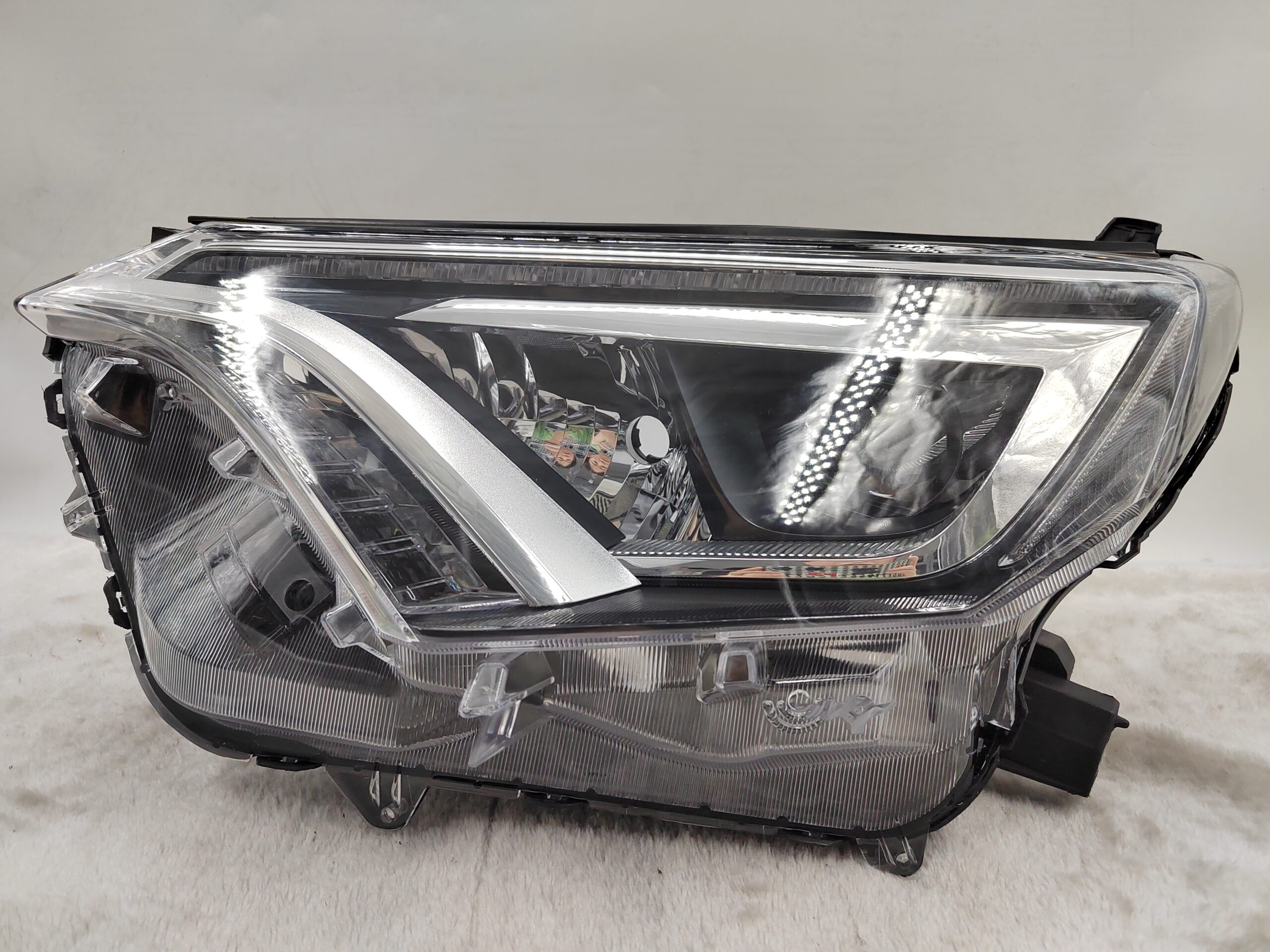 TOYOTA RAV4 4.5 XA40 2016-2018 LED L.H.S HEADLIGHT ASSEMBLY