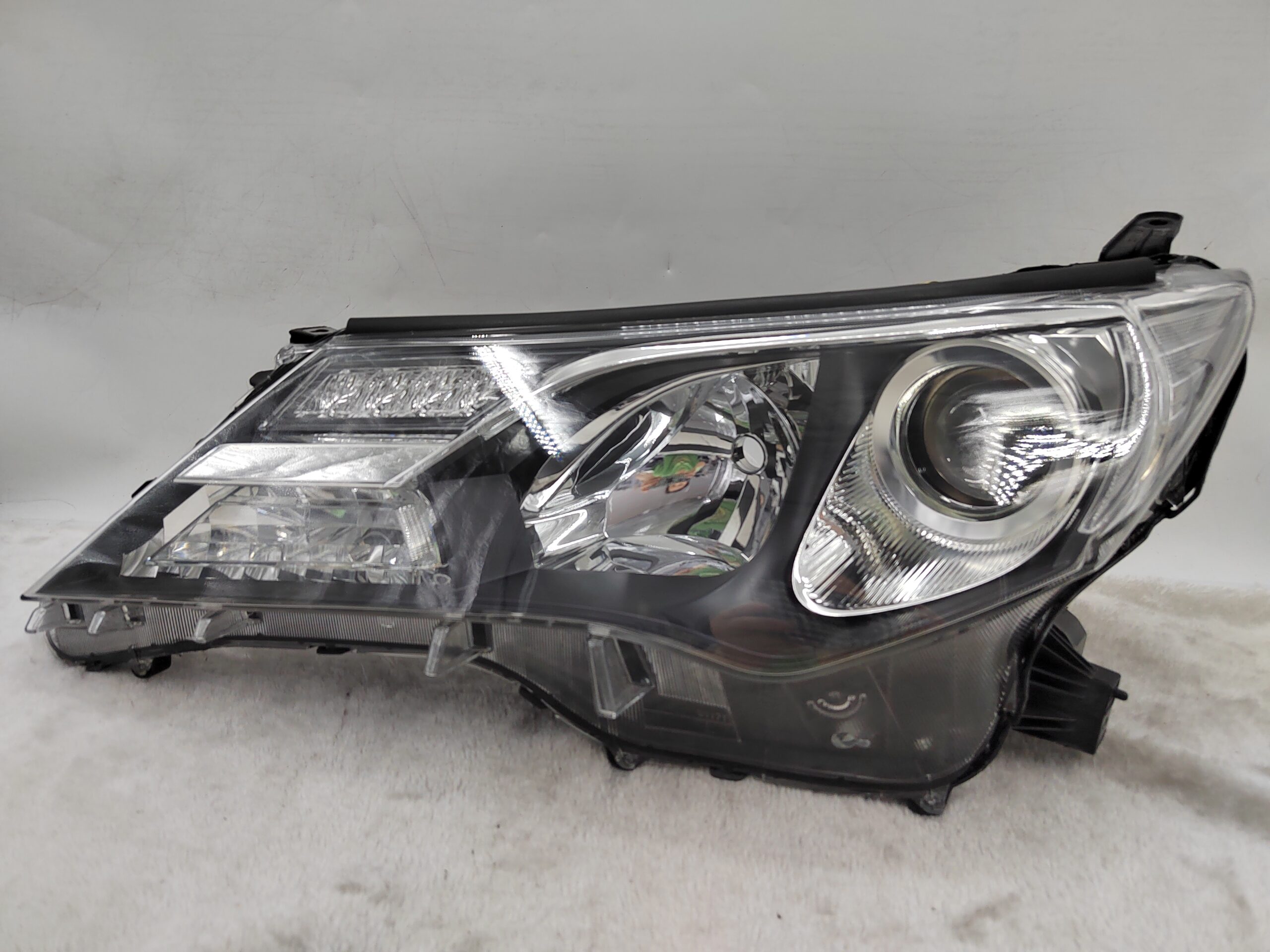 TOYOTA RAV4 IV XA40 2013-2015 XENON L.H.S HEADLIGHT ASSEMBLY