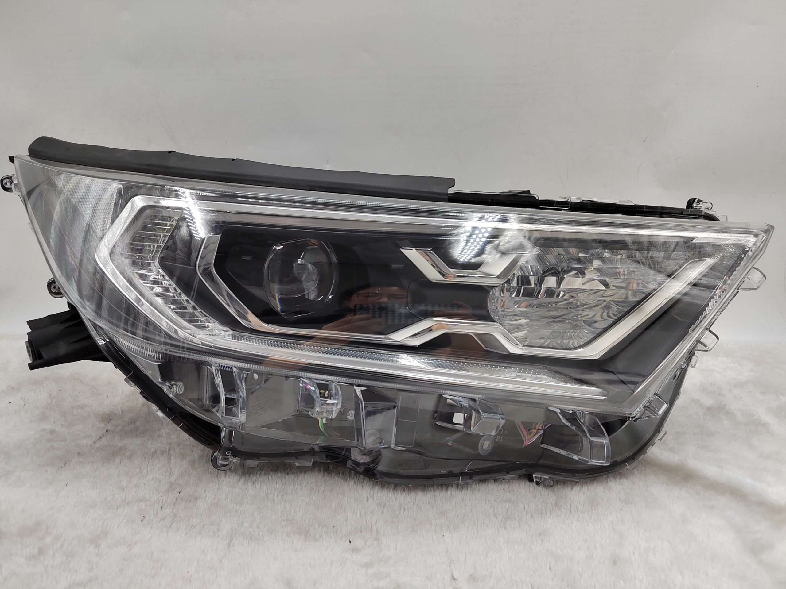 TOYOTA RAV4 V XA50 2019-2021 LENS LED R.H.S HEADLIGHT ASSEMBLY