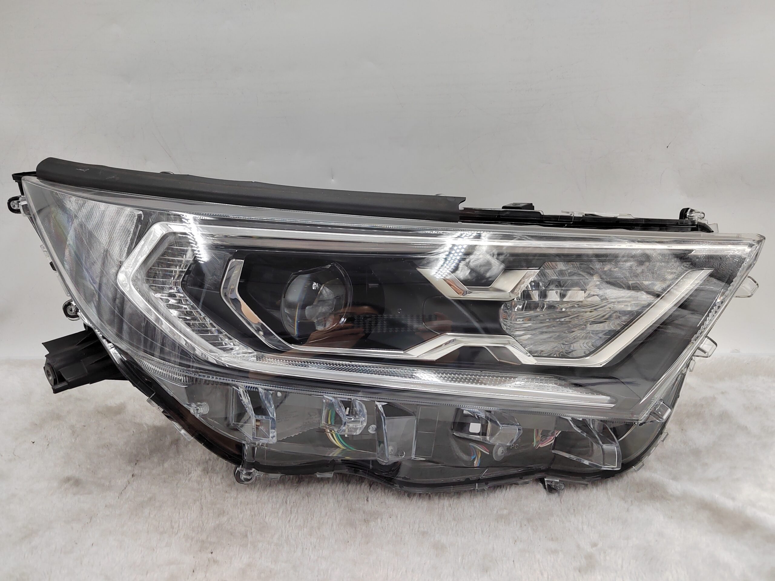 TOYOTA RAV4 V XA50 2019-2021 LENS LED R.H.S HEADLIGHT ASSEMBLY