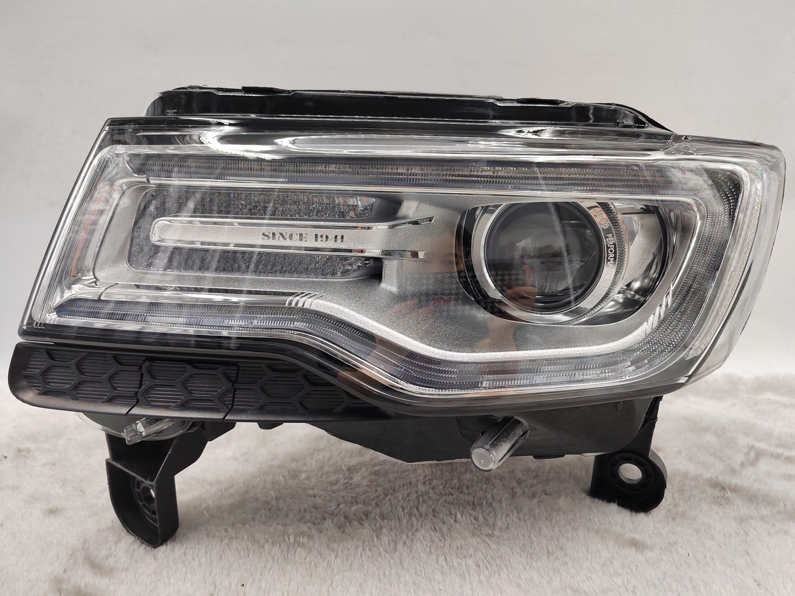 JEEP GRAND CHEROKEE 2014-2021 XENON L.H.S HEADLIGHT ASSEMBLY