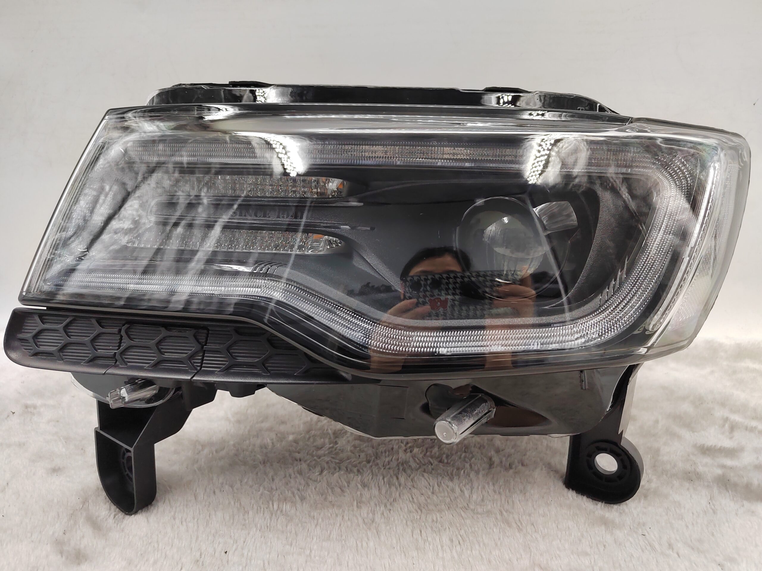 JEEP GRAND CHEROKEE 2014-2021 XENON L.H.S HEADLIGHT ASSEMBLY