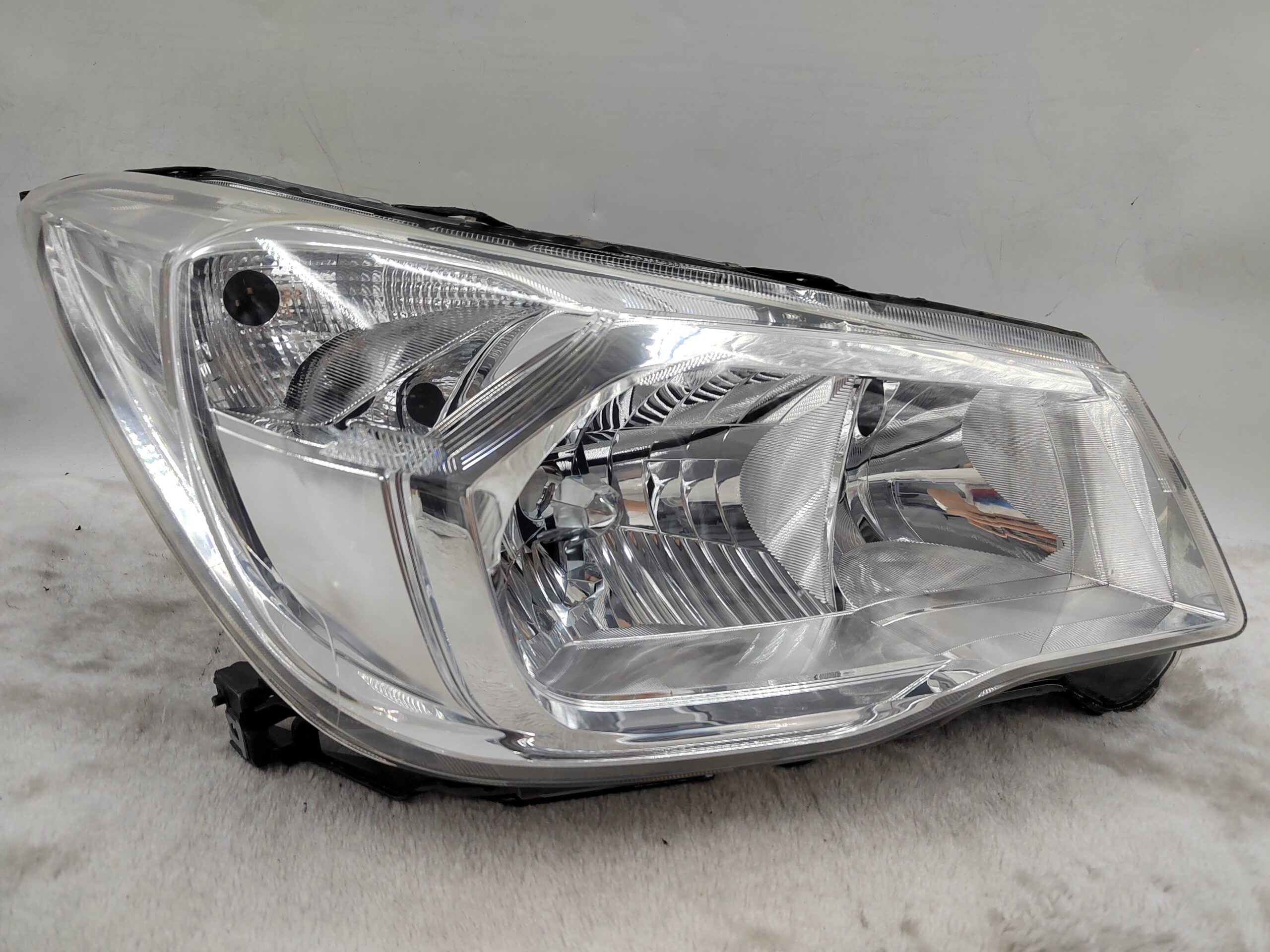 SUBARU FORESTER 2013-2015 HALOGEN R.H.S HEADLIGHT ASSEMBLY