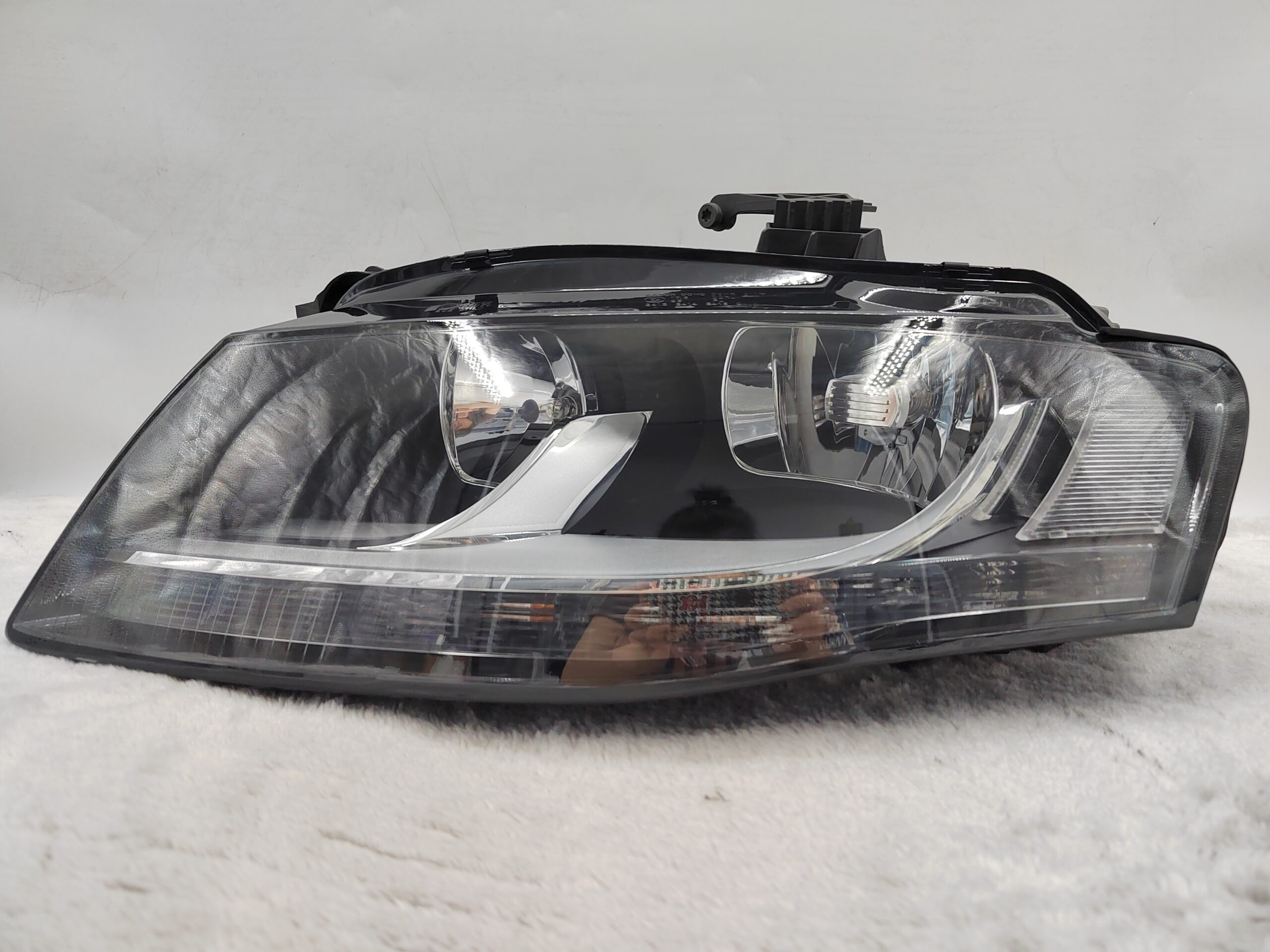 AUDI A4 B8 2008-2010 HALOGEN L.H.S HEADLIGHT ASSEMBLY