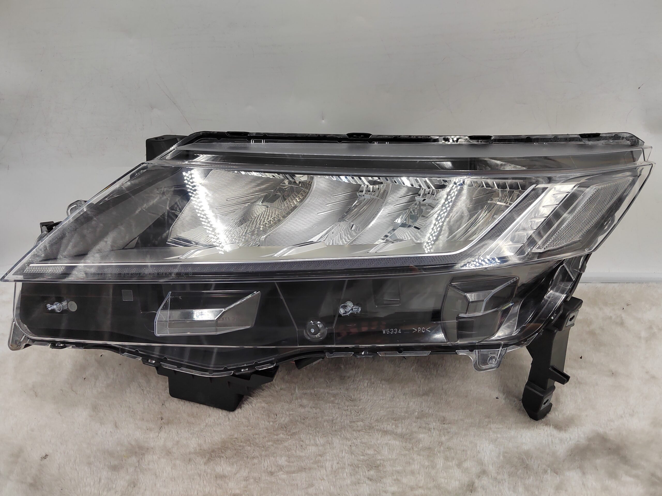 MITSUBISHI ASX 2019-2022 LED L.H.S HEADLIGHT ASSEMBLY