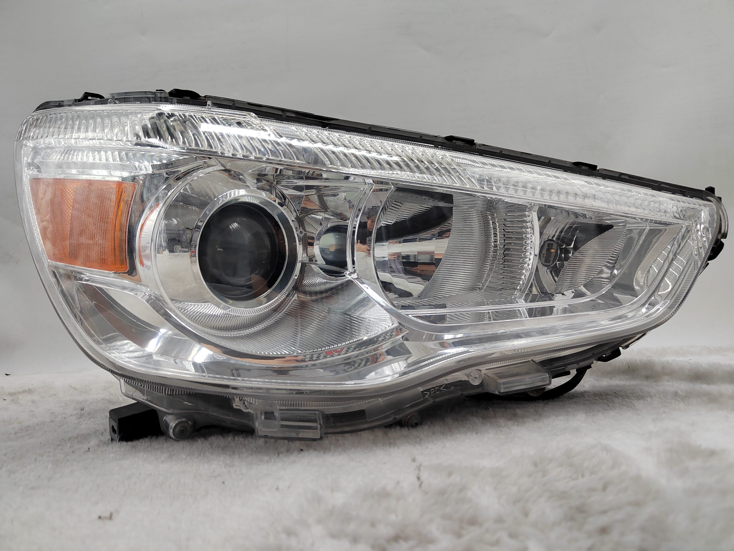 MITSUBISHI ASX 2010-2018 HALOGEN R.H.S HEADLIGHT ASSEMBLY