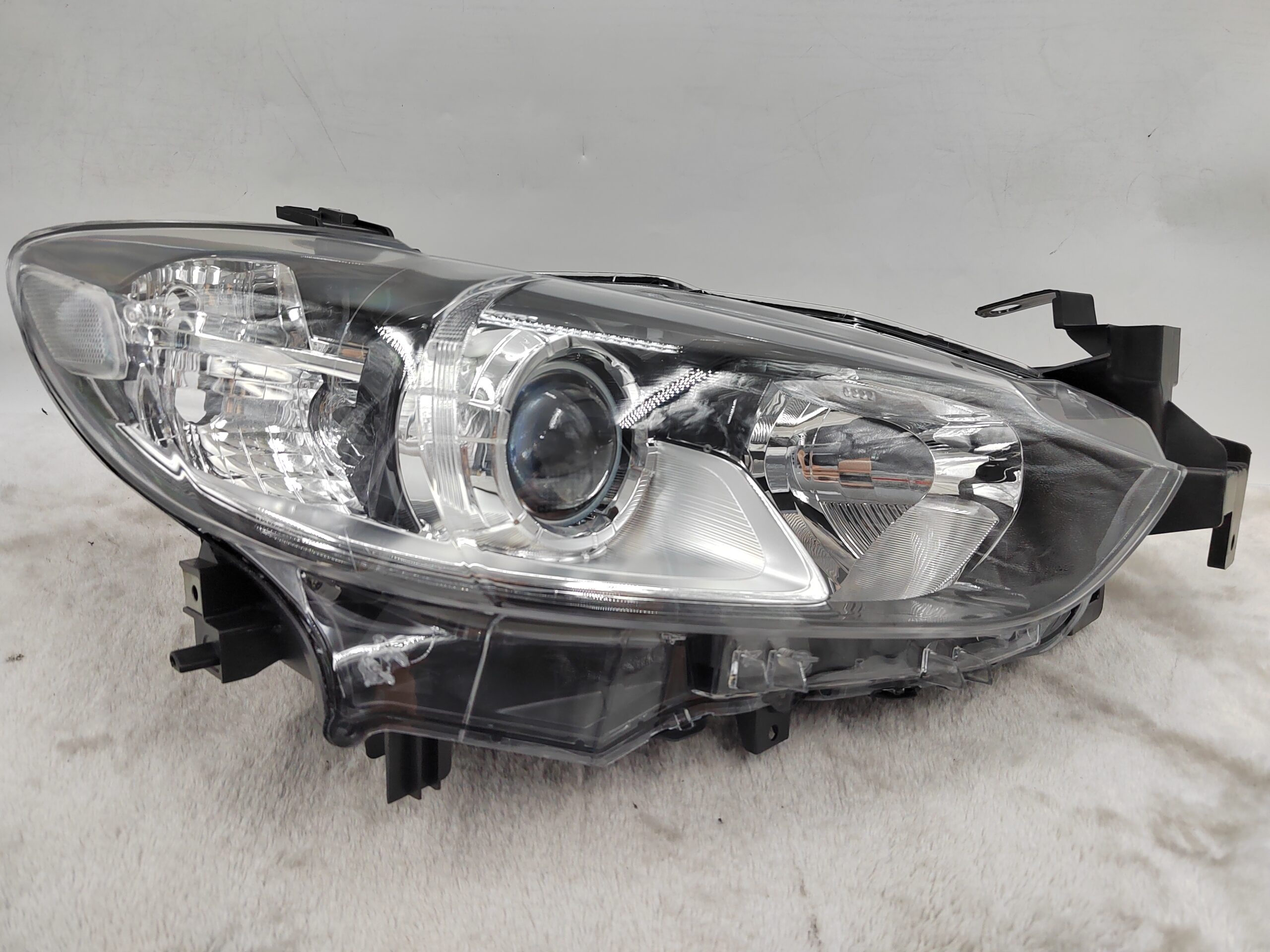 MAZDA 6 2013-2014 HALOGEN R.H.S HEADLIGHT ASSEMBLY