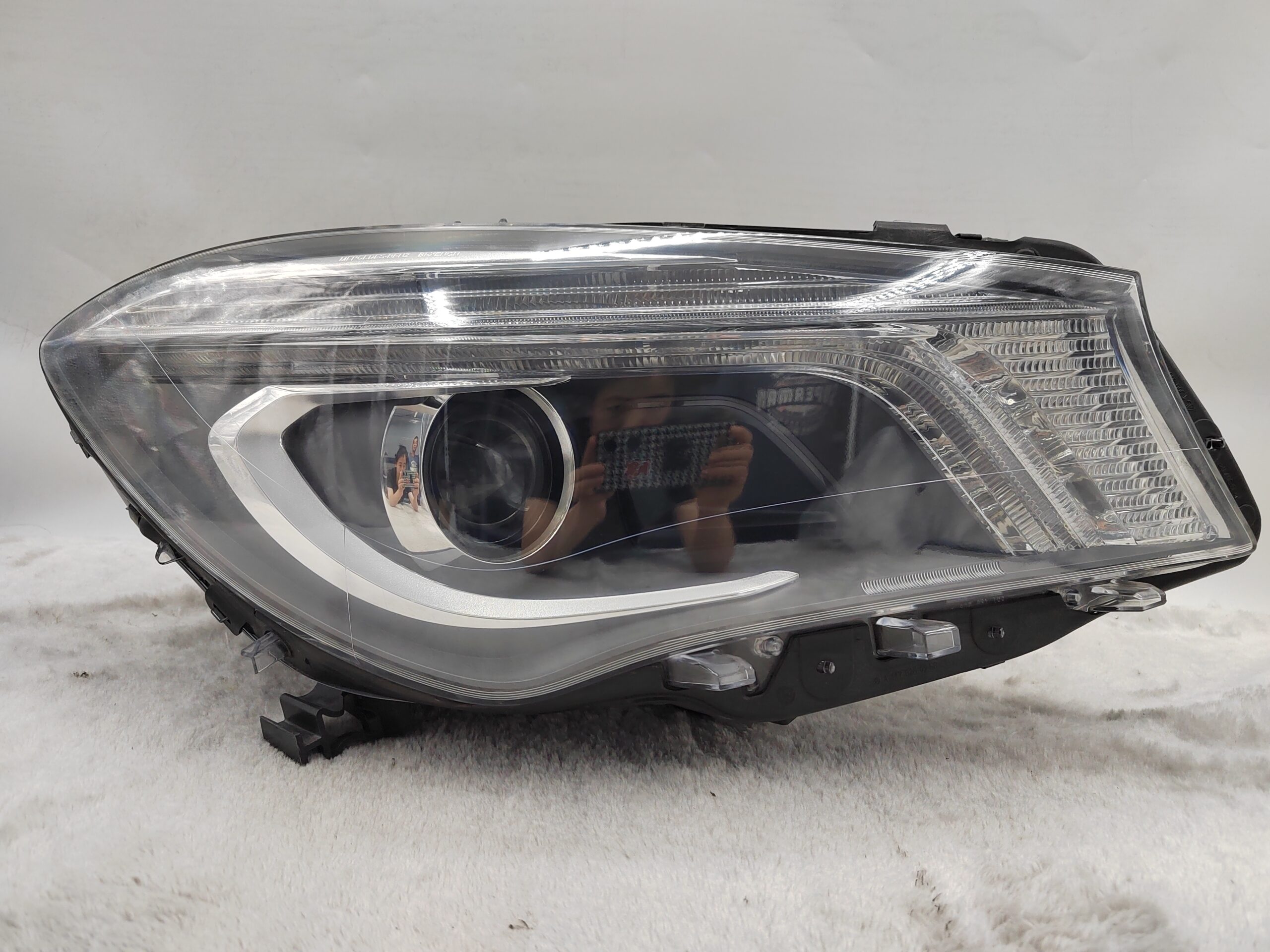 MERCEDES-BENZ CLA-CLASS W117 CLA250 2012-2015 XENON R.H.S HEADLIGHT ASSEMBLY