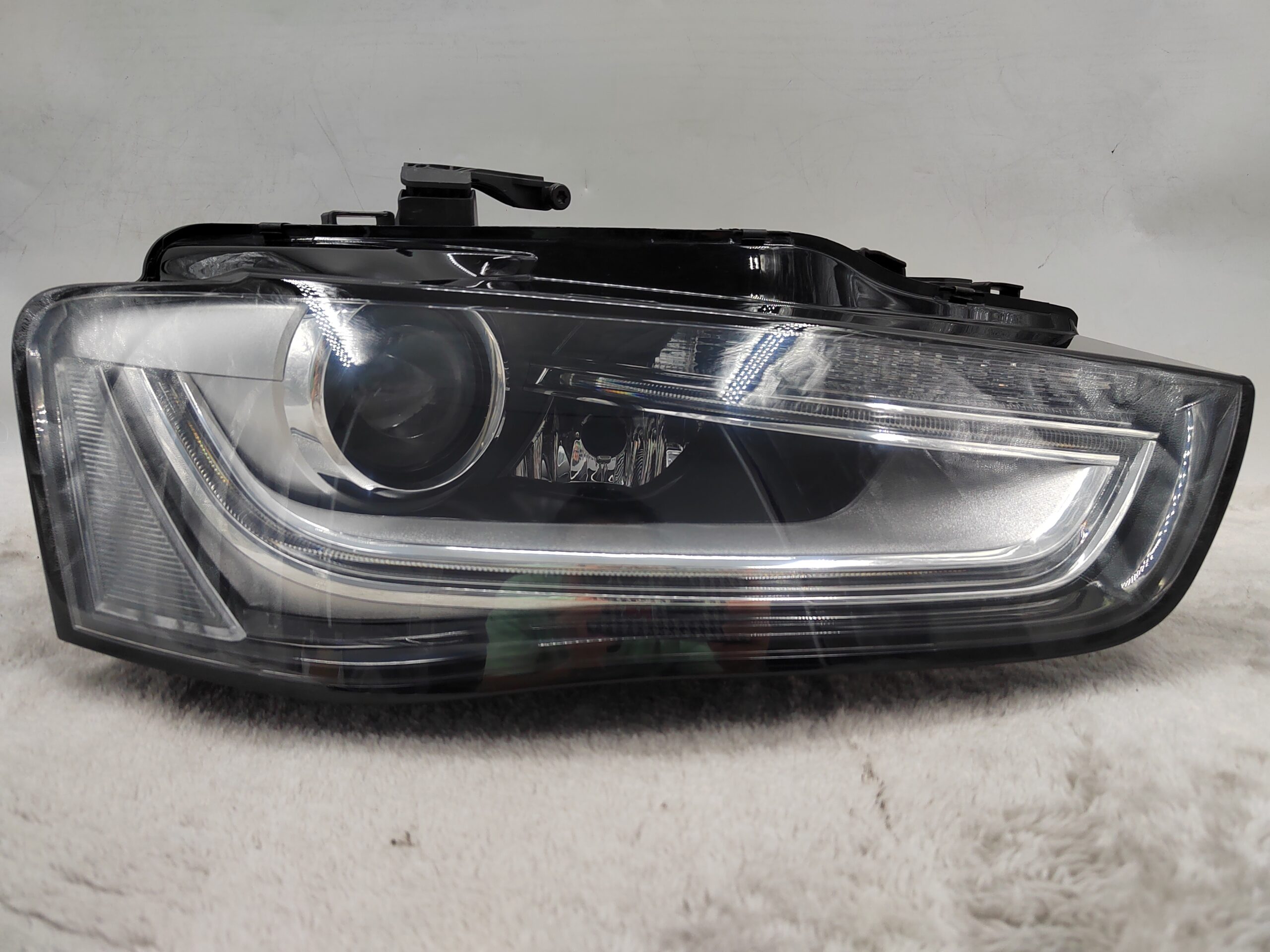 AUDI A4 B8 2011-2014 XENON R.H.S HEADLIGHT ASSEMBLY