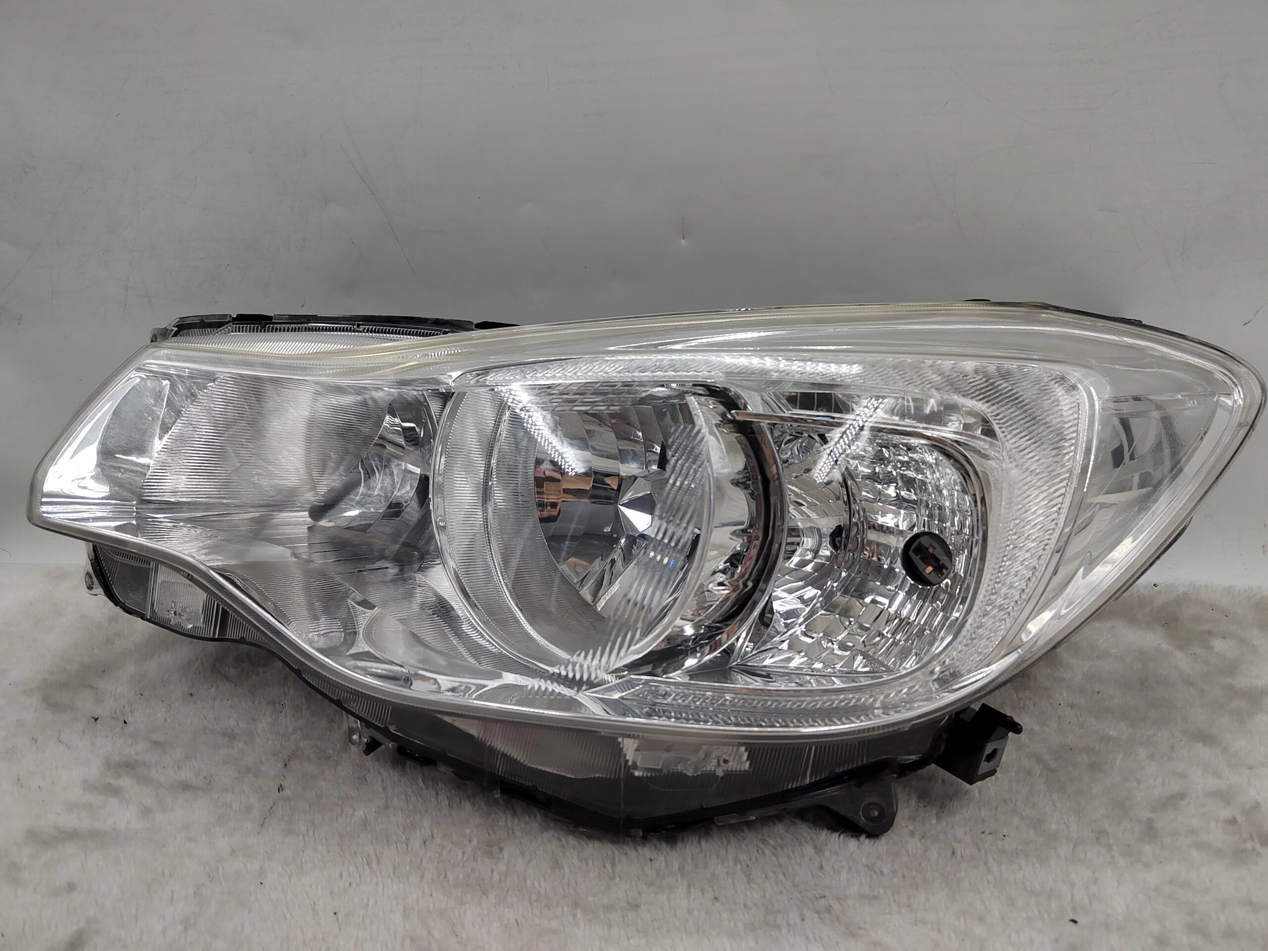 SUBARU IMPREZA XV 2012-2016 HALOGEN L.H.S HEADLIGHT ASSEMBLY