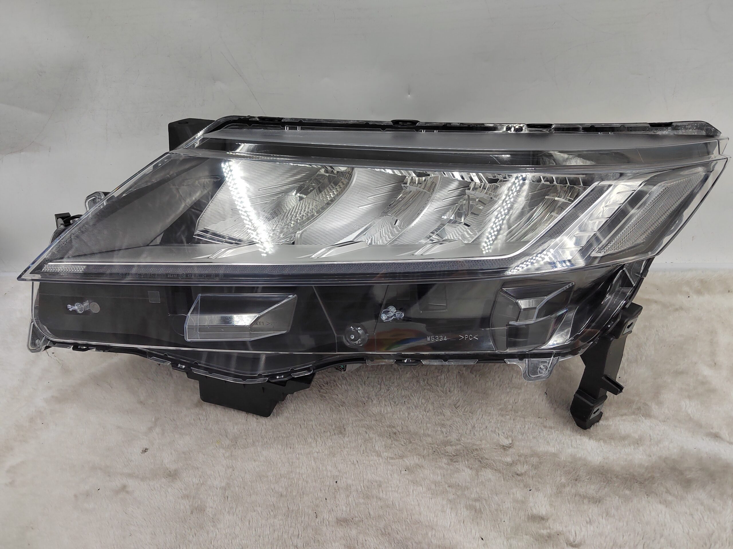 MITSUBISHI ASX 2019-2022 LED L.H.S HEADLIGHT ASSEMBLY