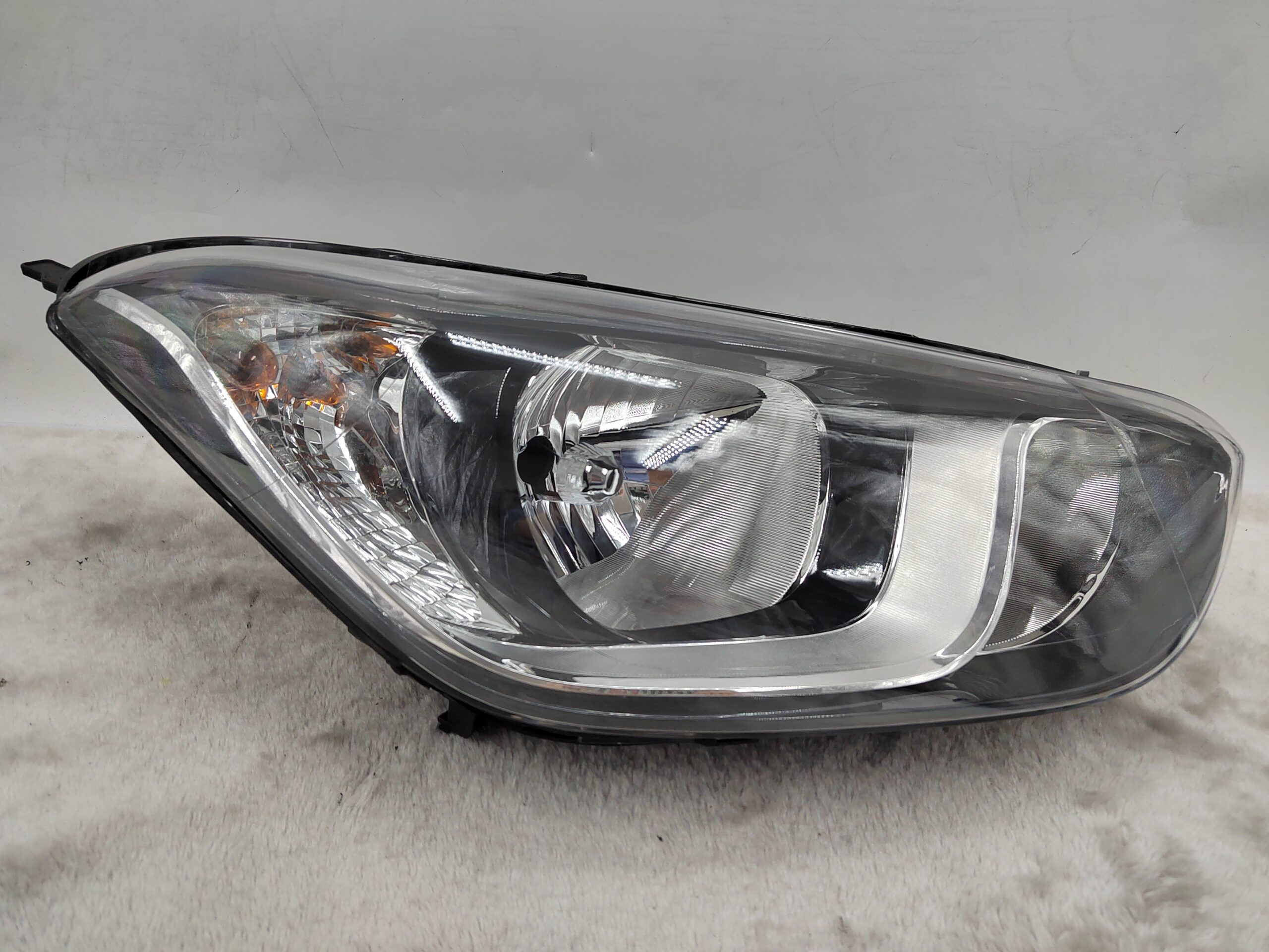 HYUNDAI I20 2012-2014 HALOGEN R.H.S HEADLIGHT ASSEMBLY