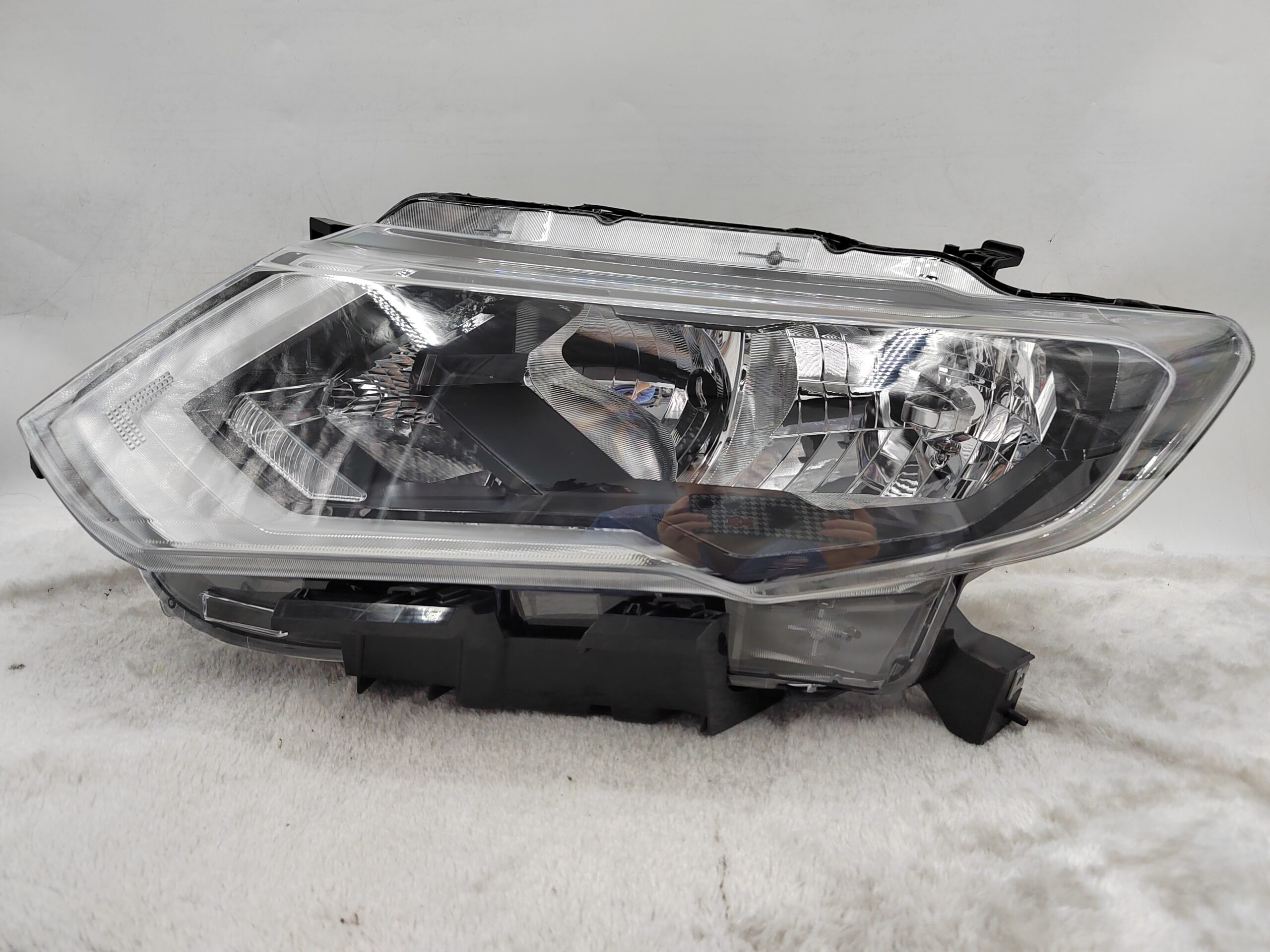 NISSAN X-TRAIL T32 2017-2019 HALOGEN L.H.S HEADLIGHT ASSEMBLY