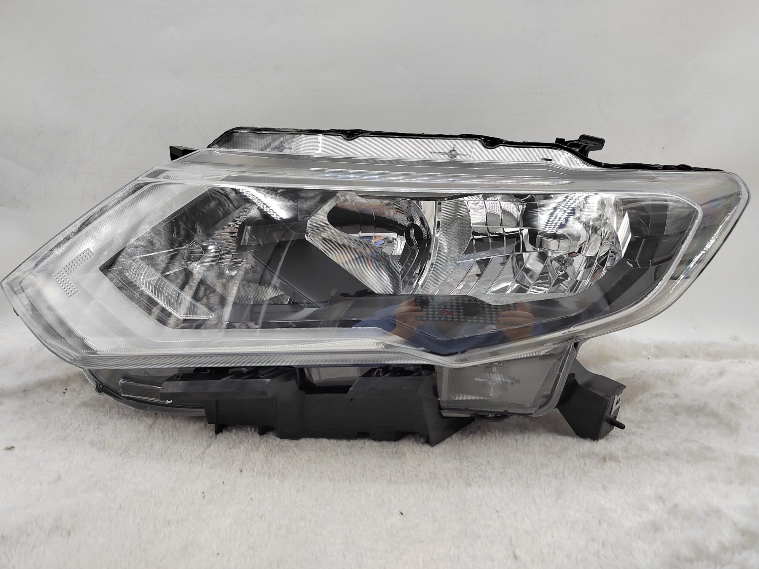 NISSAN X-TRAIL T32 2017-2019 HALOGEN L.H.S HEADLIGHT ASSEMBLY