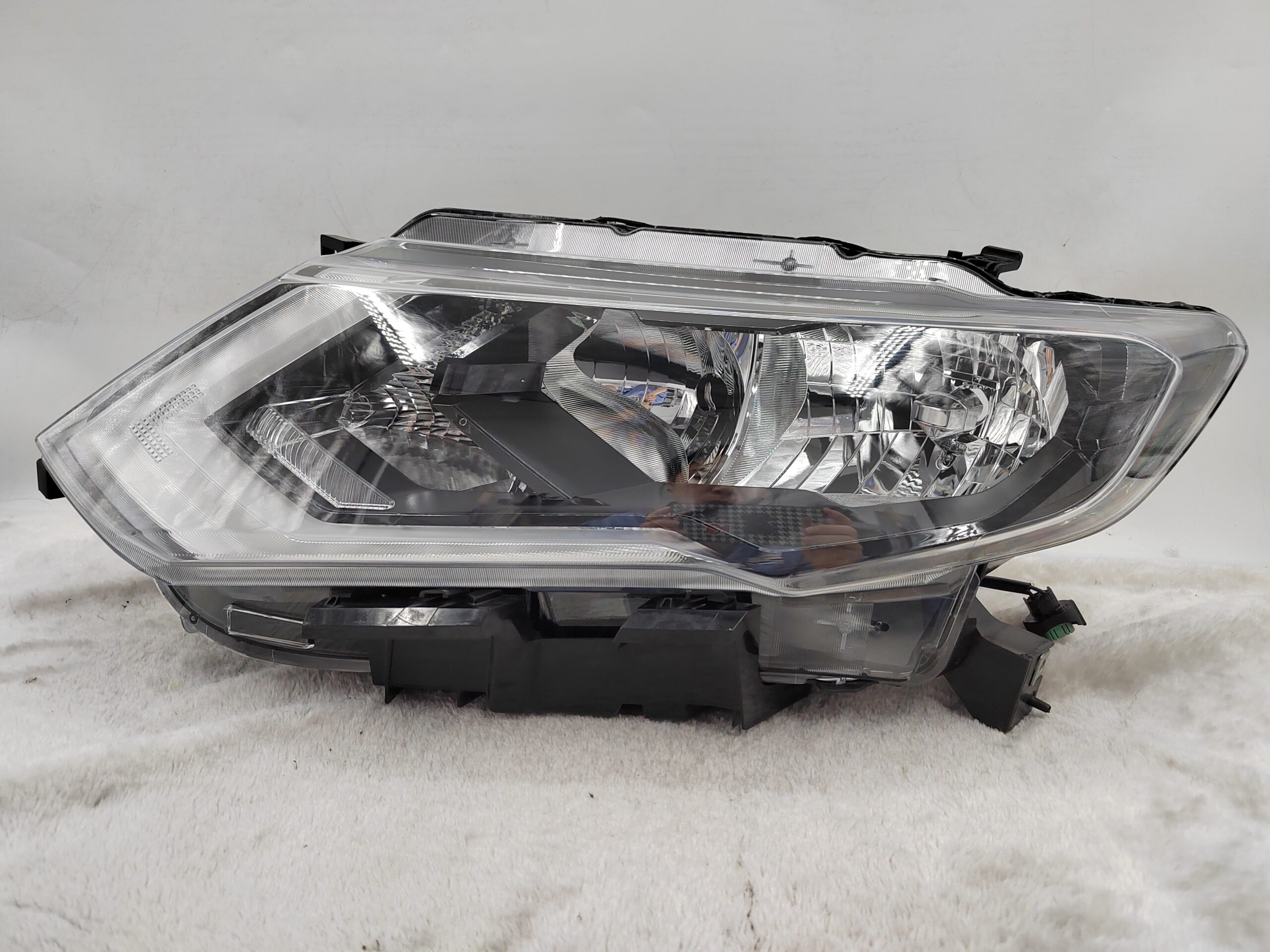 NISSAN X-TRAIL T32 2017-2019 HALOGEN L.H.S HEADLIGHT ASSEMBLY