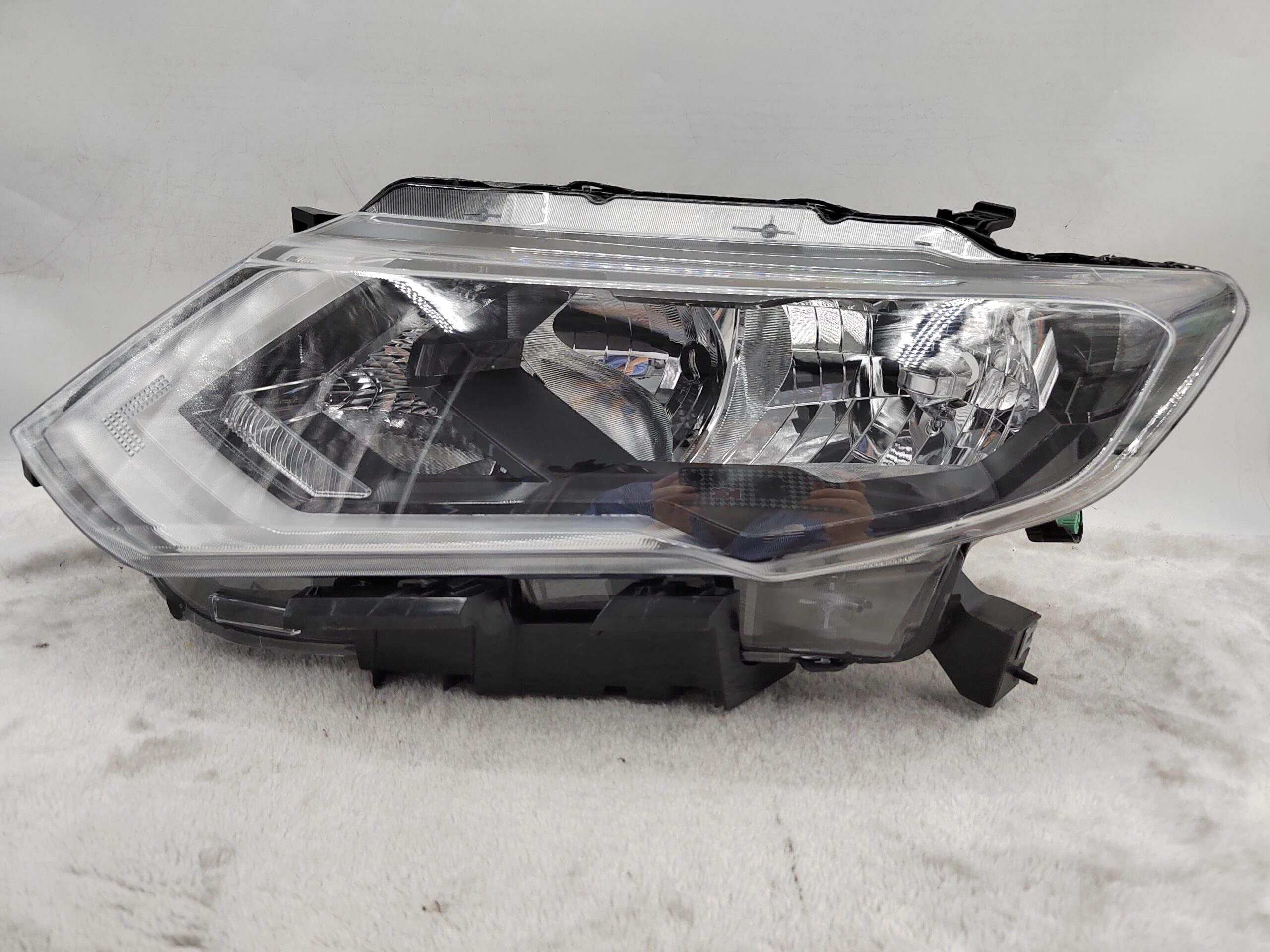 NISSAN X-TRAIL T32 2017-2019 HALOGEN L.H.S HEADLIGHT ASSEMBLY