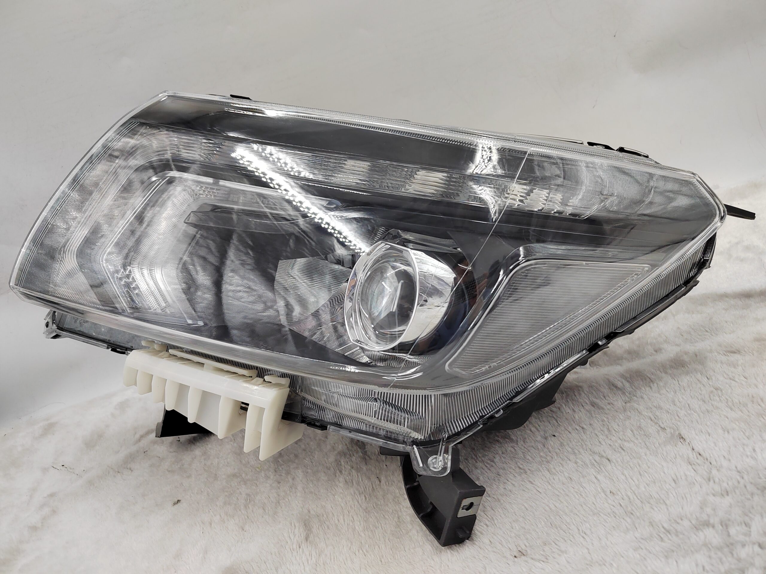 NISSAN NAVARA NP300 2015-2020 LED L.H.S HEADLIGHT ASSEMBLY