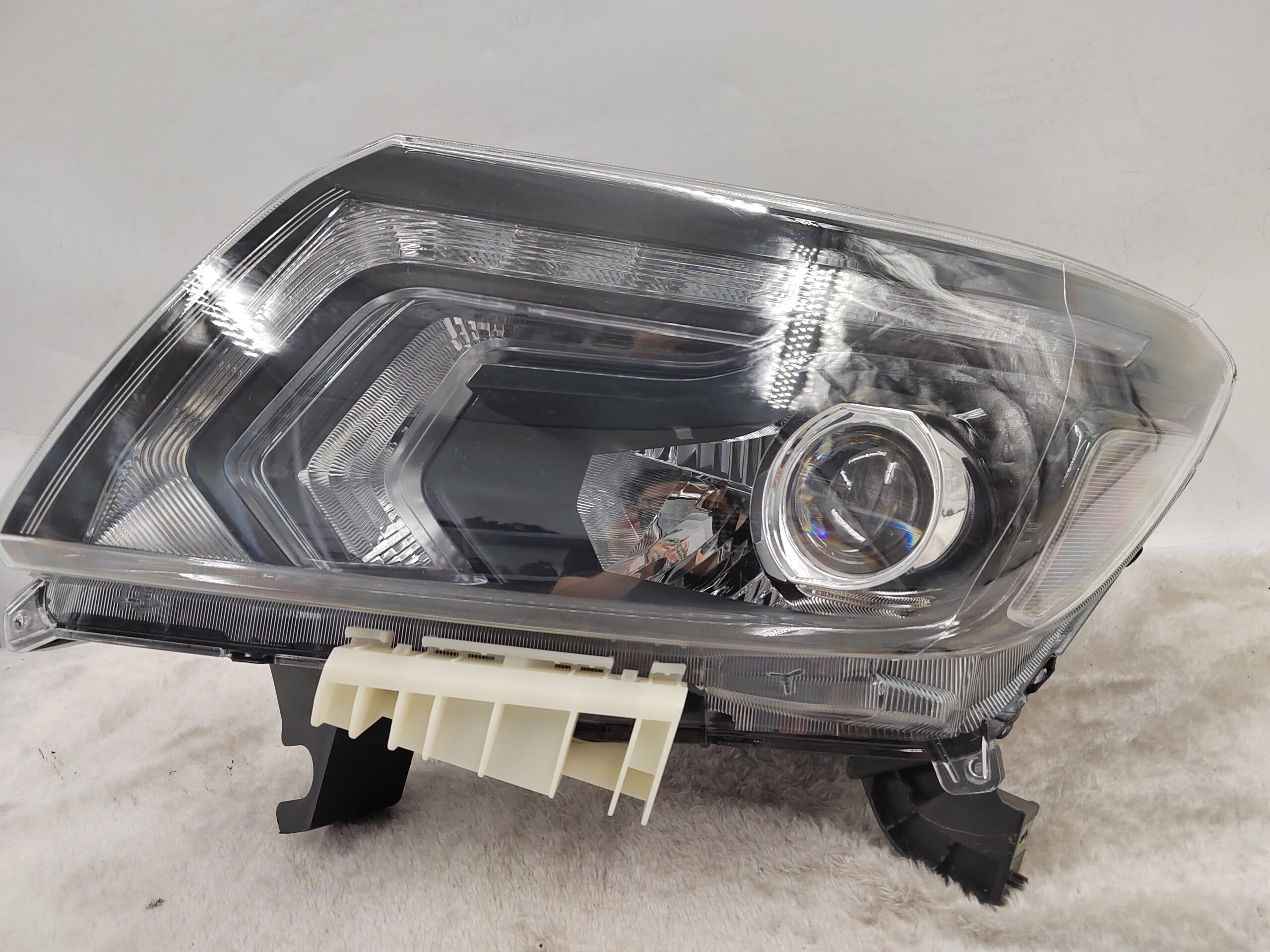 NISSAN NAVARA NP300 2015-2020 LED L.H.S HEADLIGHT ASSEMBLY