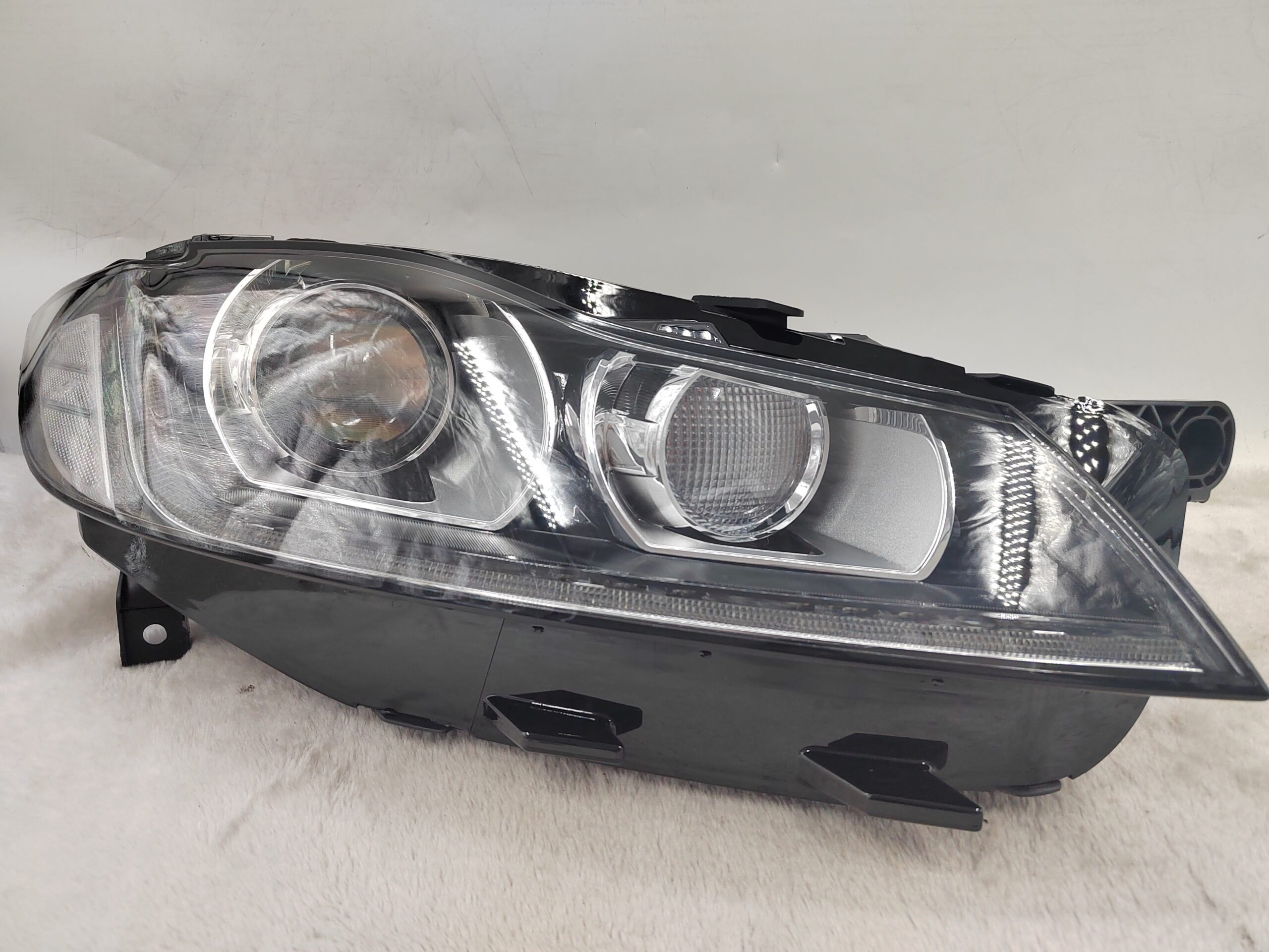 JAGUAR XF 2016-2020 XENON R.H.S HEADLIGHT ASSEMBLY