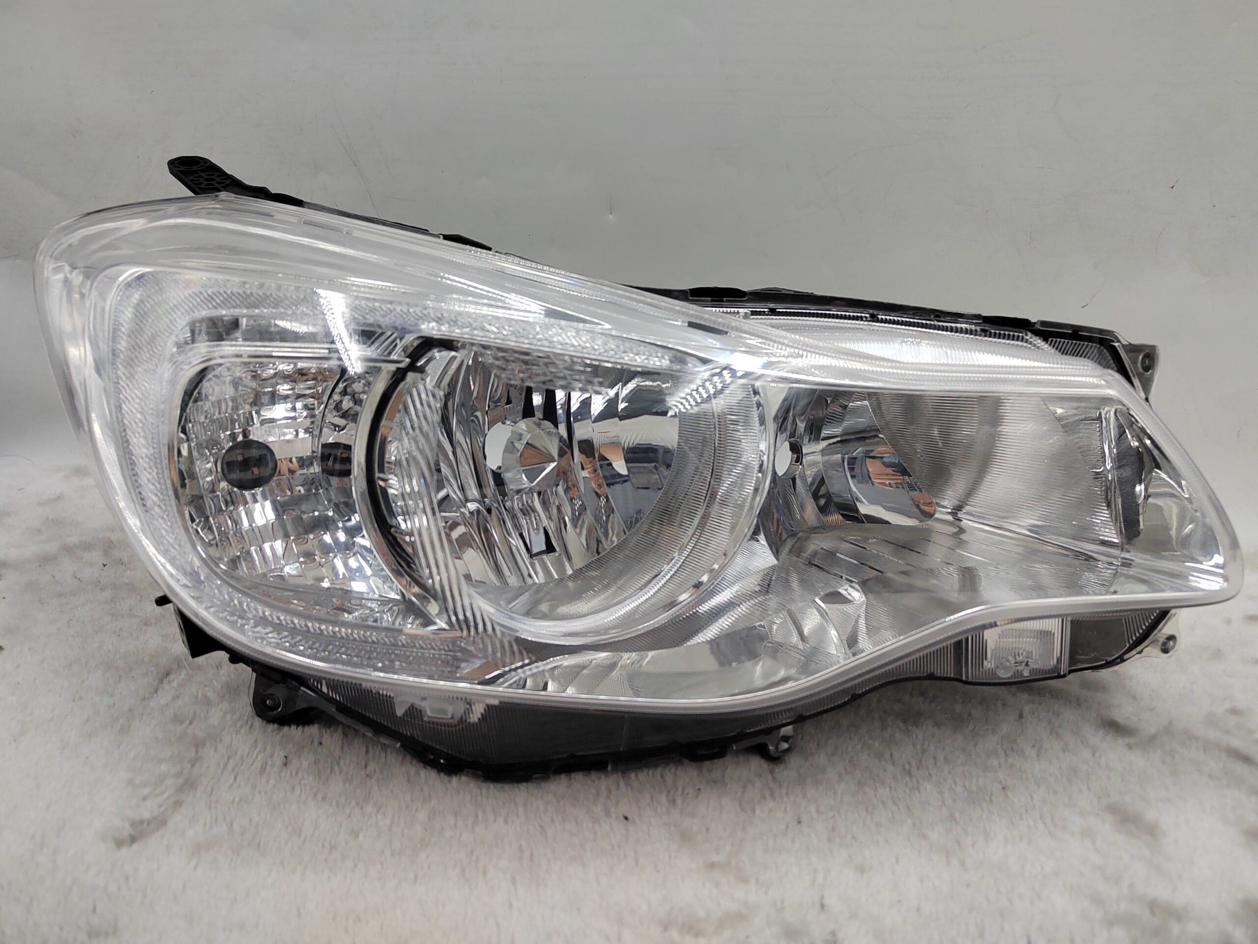 SUBARU IMPREZA XV 2012-2016 HALOGEN R.H.S HEADLIGHT ASSEMBLY