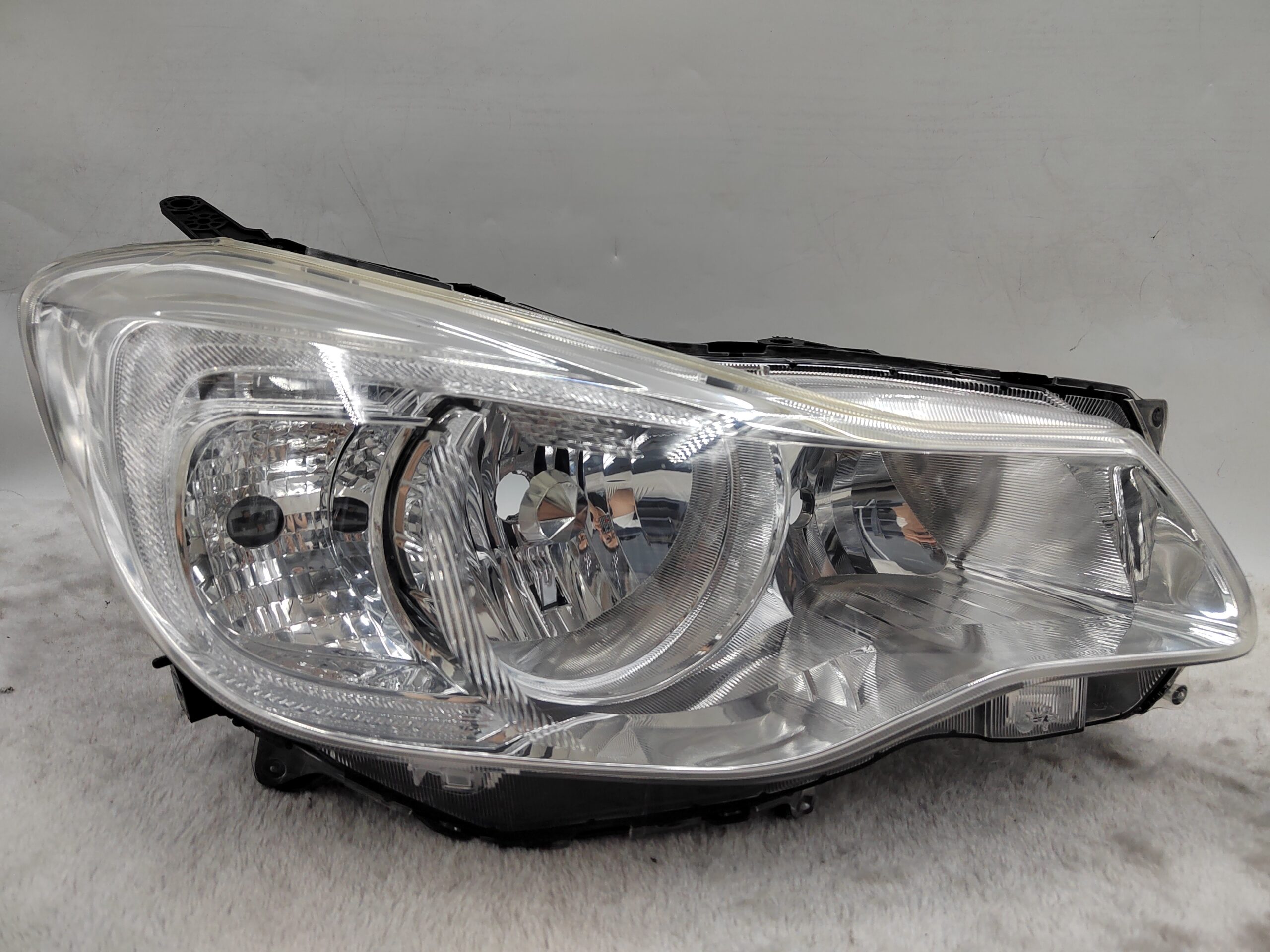 SUBARU IMPREZA XV 2012-2016 HALOGEN R.H.S HEADLIGHT ASSEMBLY