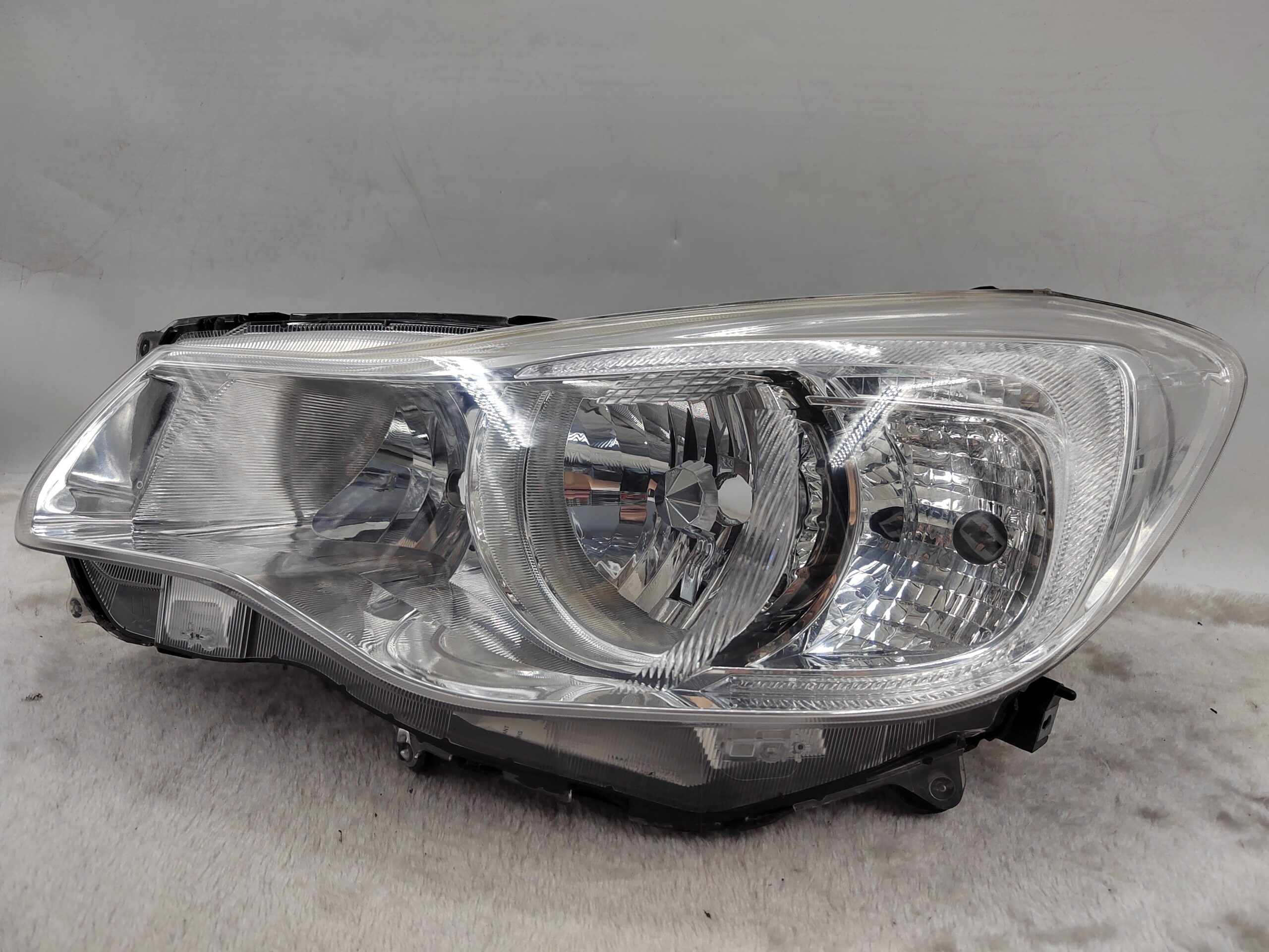 SUBARU IMPREZA XV 2012-2016 HALOGEN L.H.S HEADLIGHT ASSEMBLY