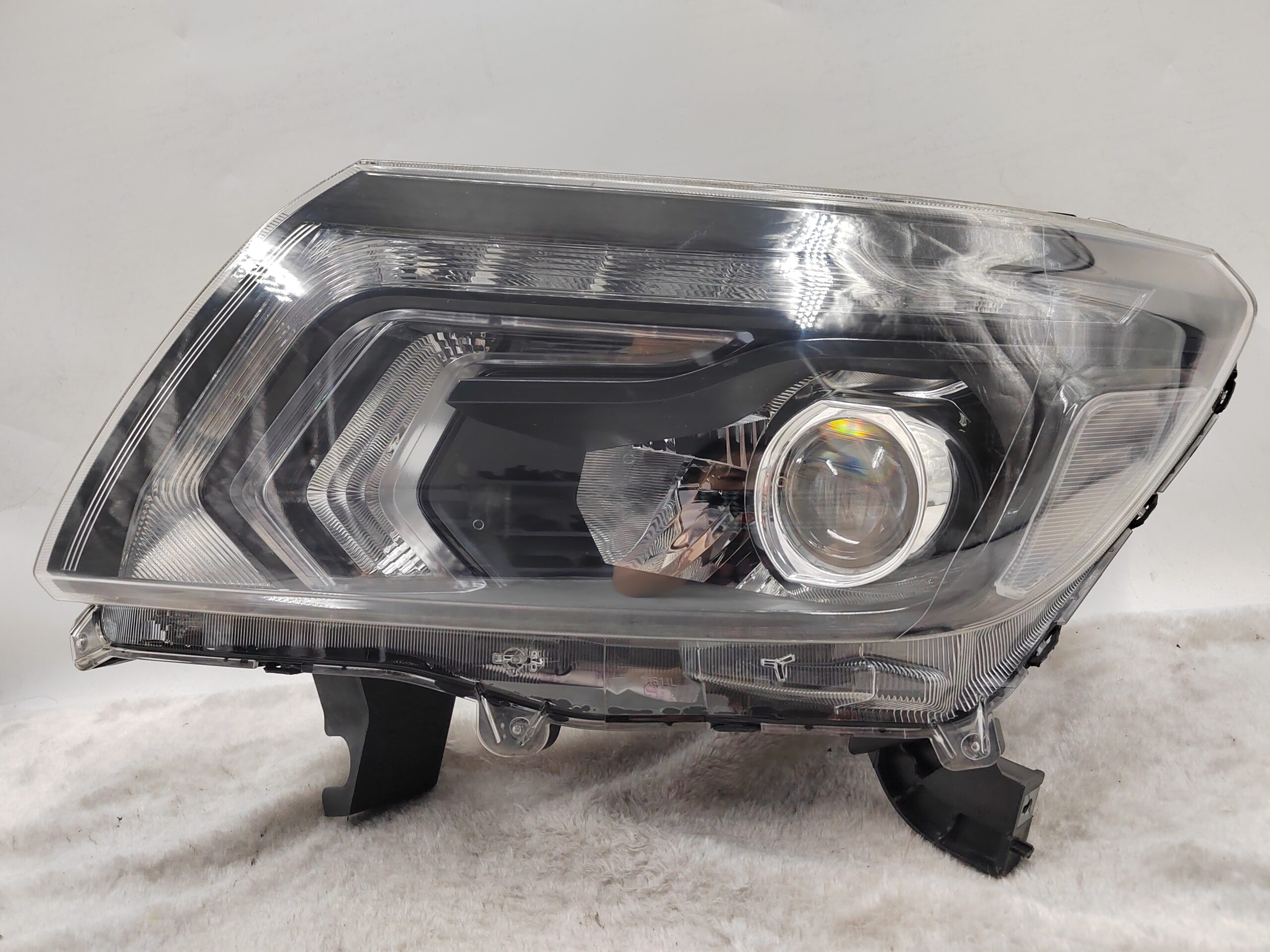 NISSAN NAVARA NP300 2015-2020 LED L.H.S HEADLIGHT ASSEMBLY